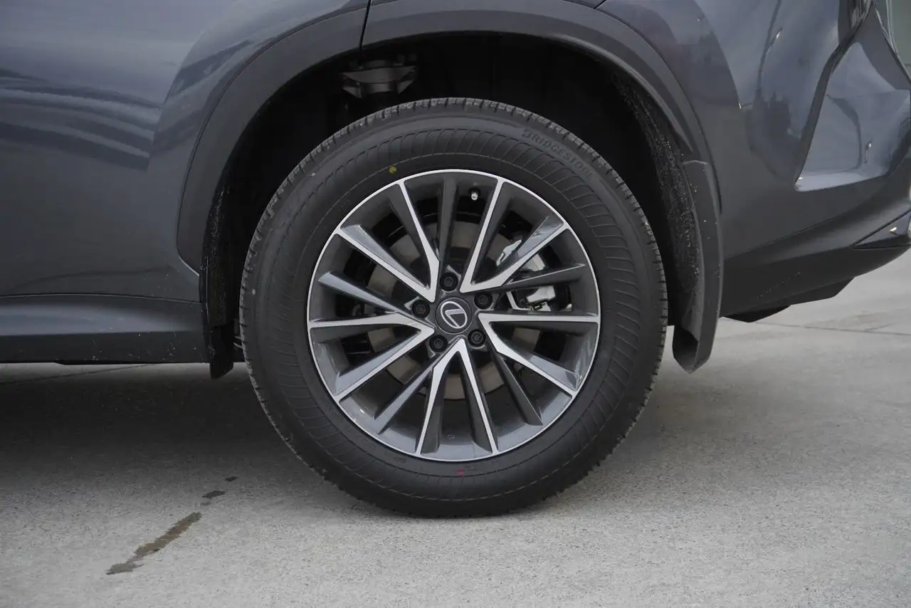 Lexus NX снимка Lexus NX