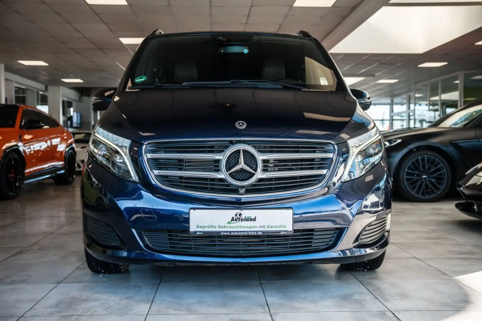 Mercedes-Benz V 250 V250d lang 4Matic Avantgarde*NAPPA*Junge Sterne* Blau - 2