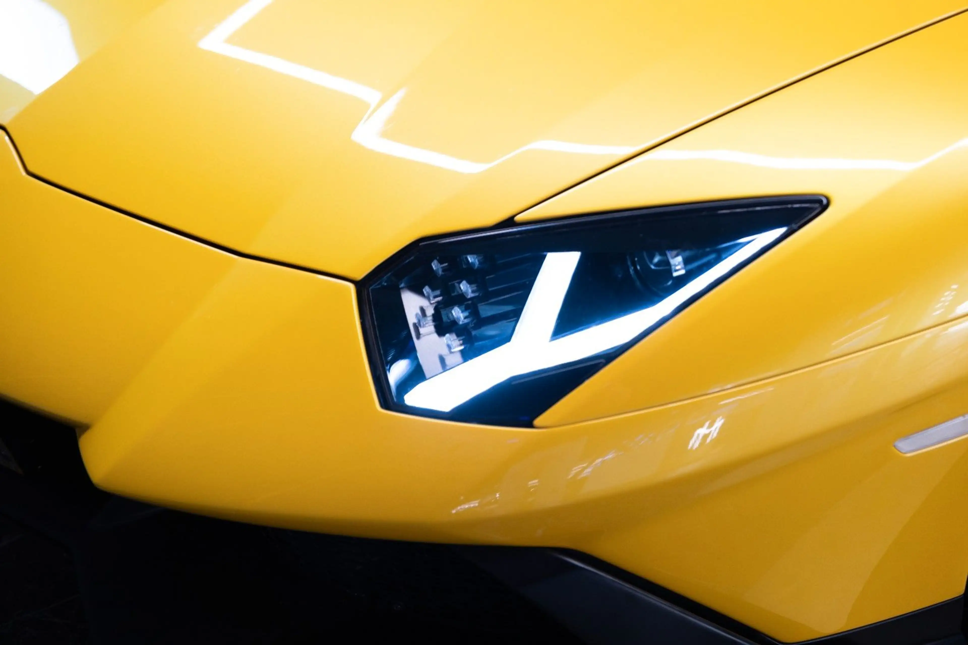 Lamborghini Aventador Roadster 50th Anniversary Lift-system — photo 13