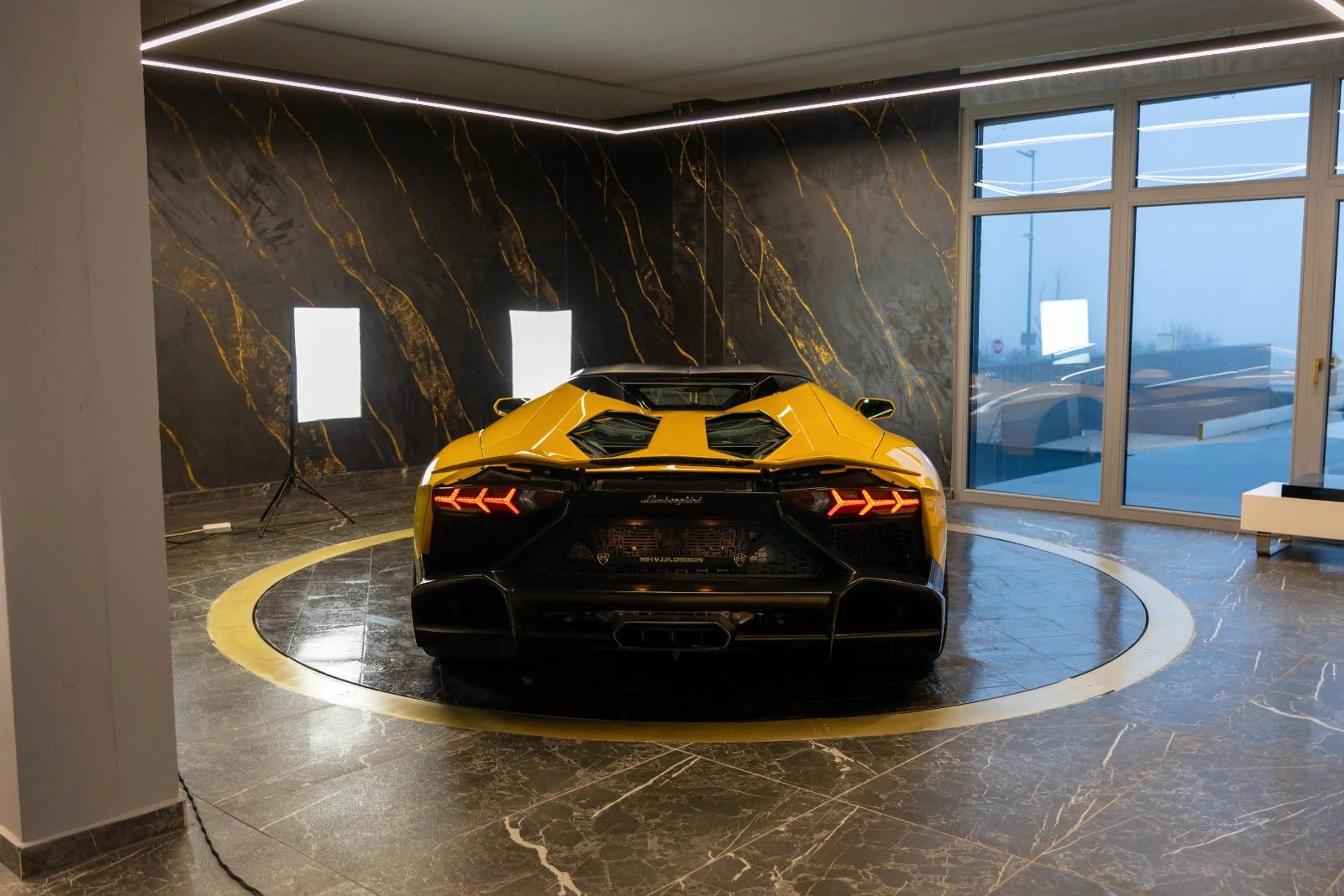 Lamborghini Aventador Roadster 50th Anniversary Lift-system — photo 15
