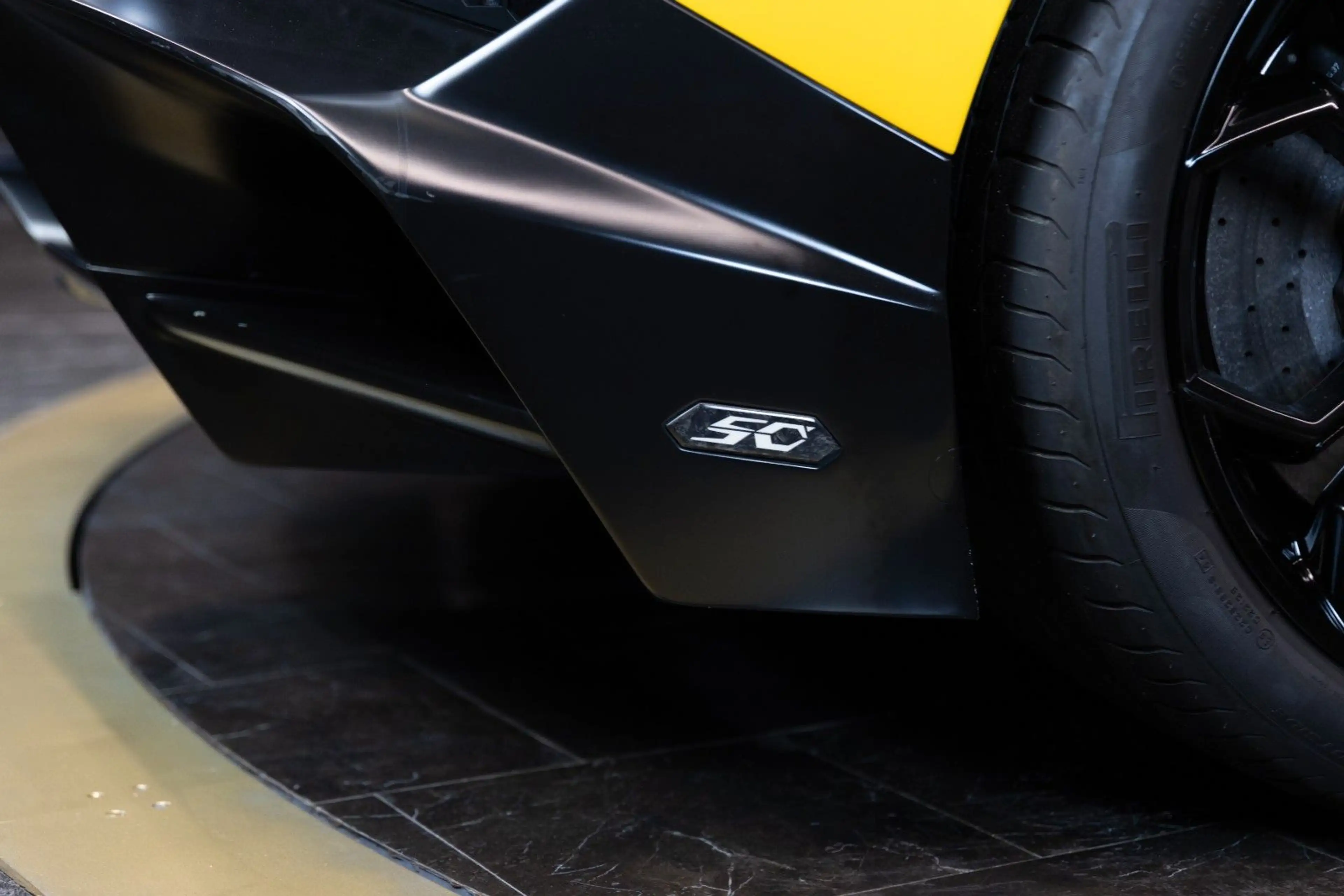 Lamborghini Aventador Roadster 50th Anniversary Lift-system — photo 12