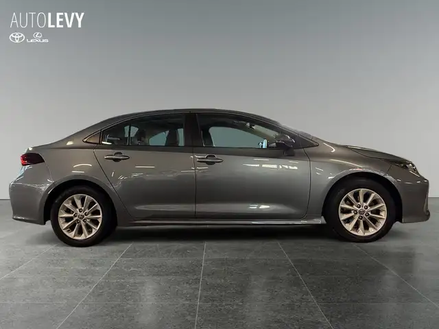 Toyota Corolla view 7