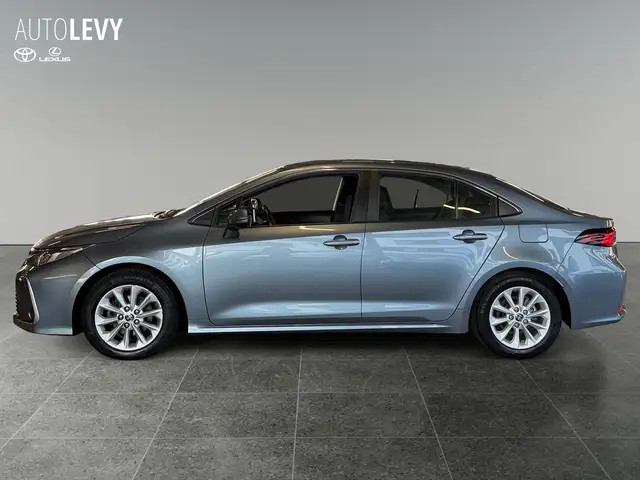 Toyota Corolla view 3
