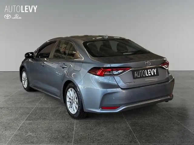 Toyota Corolla view 4