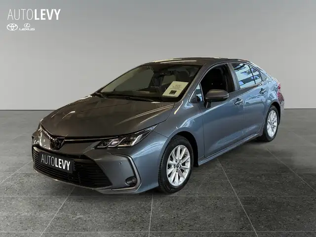 Toyota Corolla view 2