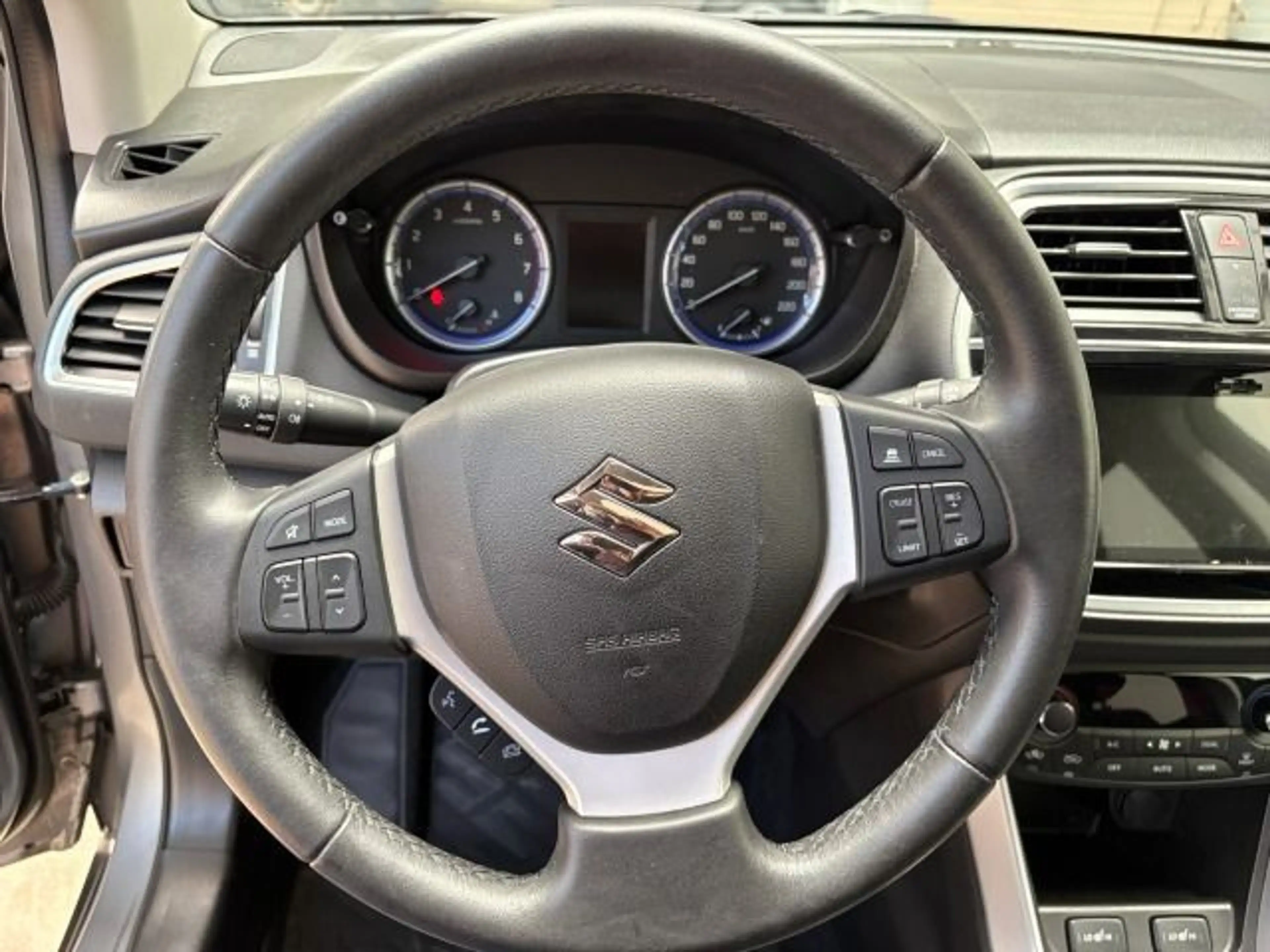 Suzuki SX4 S-Cross Comfort 4x4 — photo 11