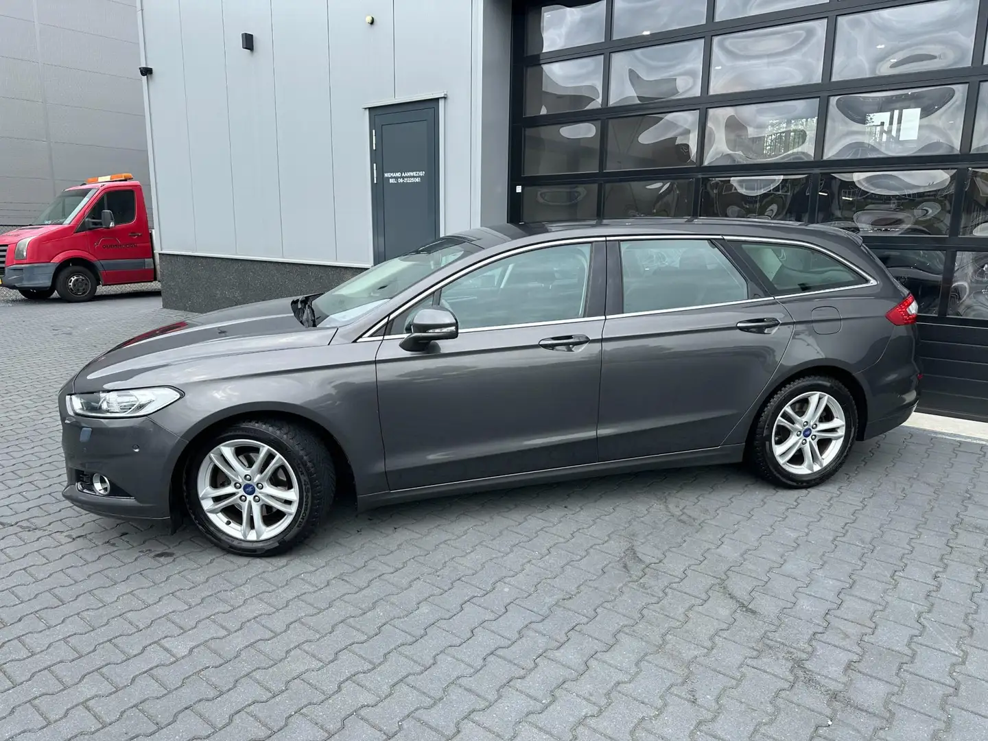 Ford Mondeo Wagon 1.5 Titanium automaat VOL optie's Grijs - 2