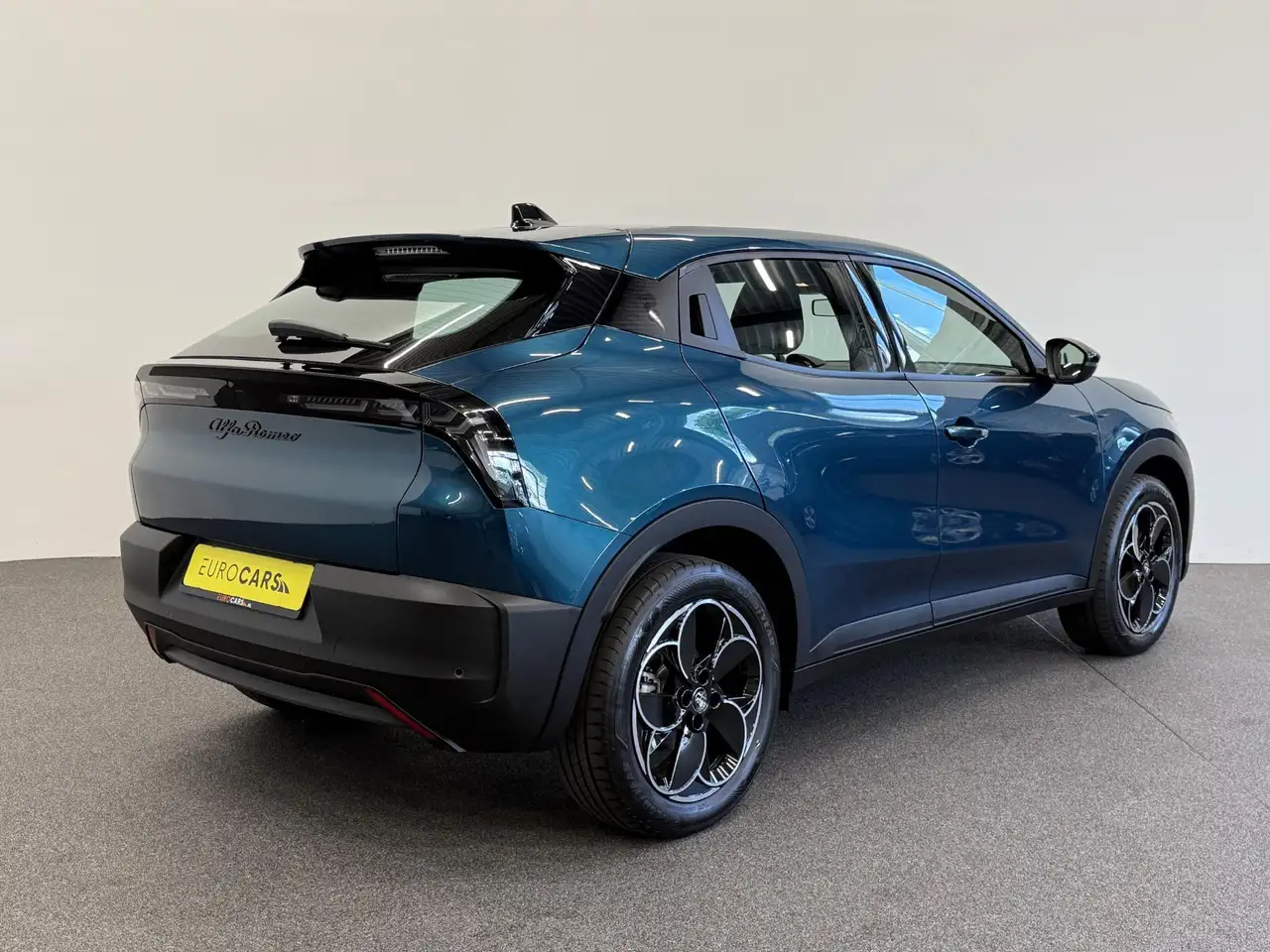 Alfa Romeo Junior 2025