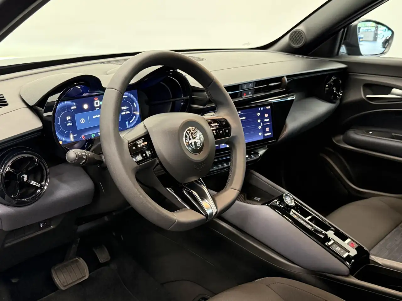 Alfa Romeo Junior 2025
