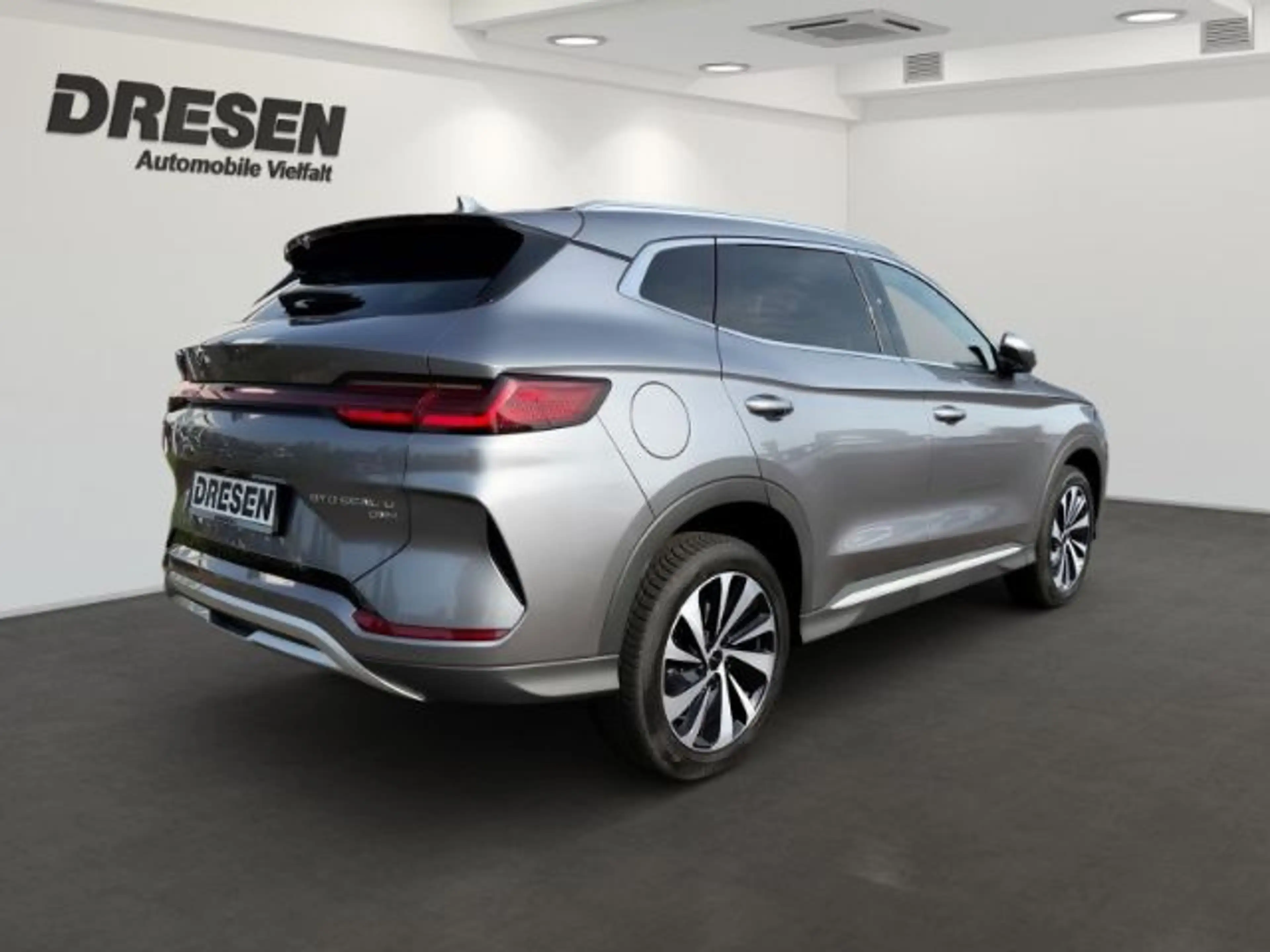 BYD Seal U DM-i 160 1.5 Boost (160 kW 218 PS) PHEV — photo 3