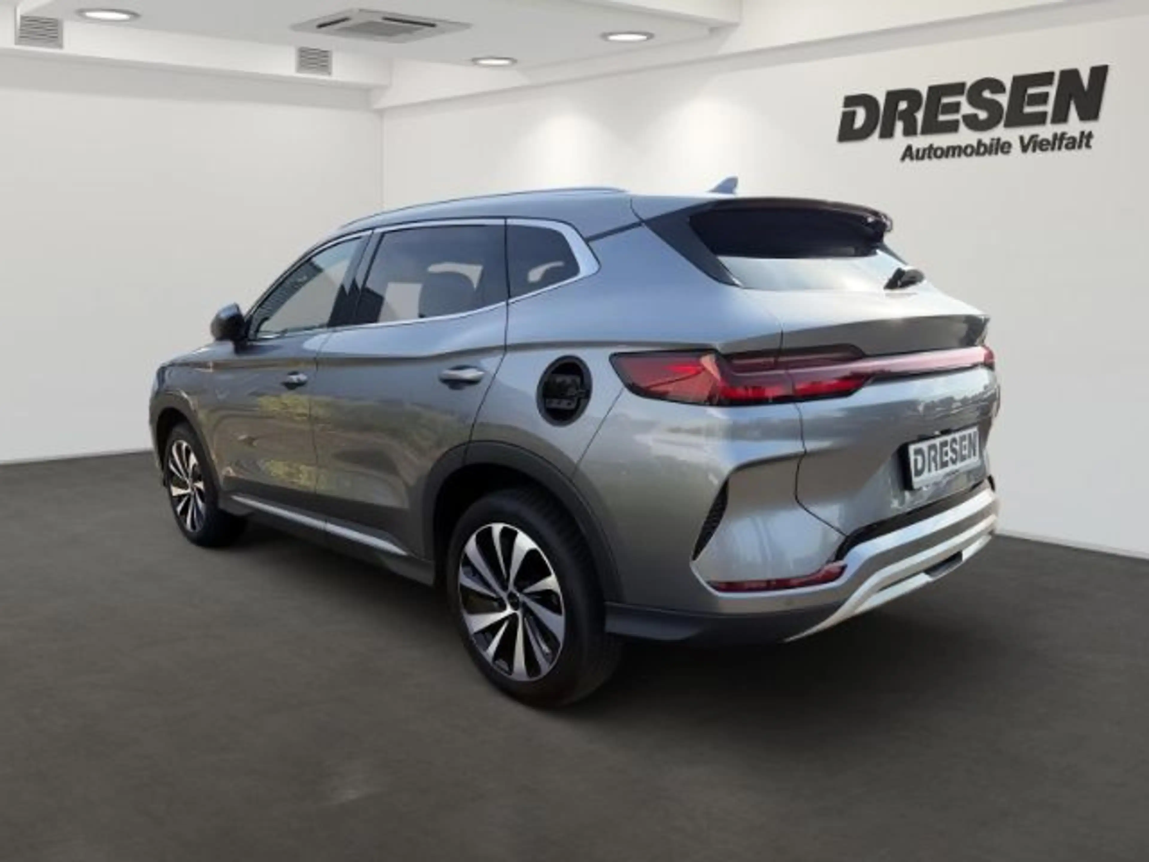 BYD Seal U DM-i 160 1.5 Boost (160 kW 218 PS) PHEV — photo 4