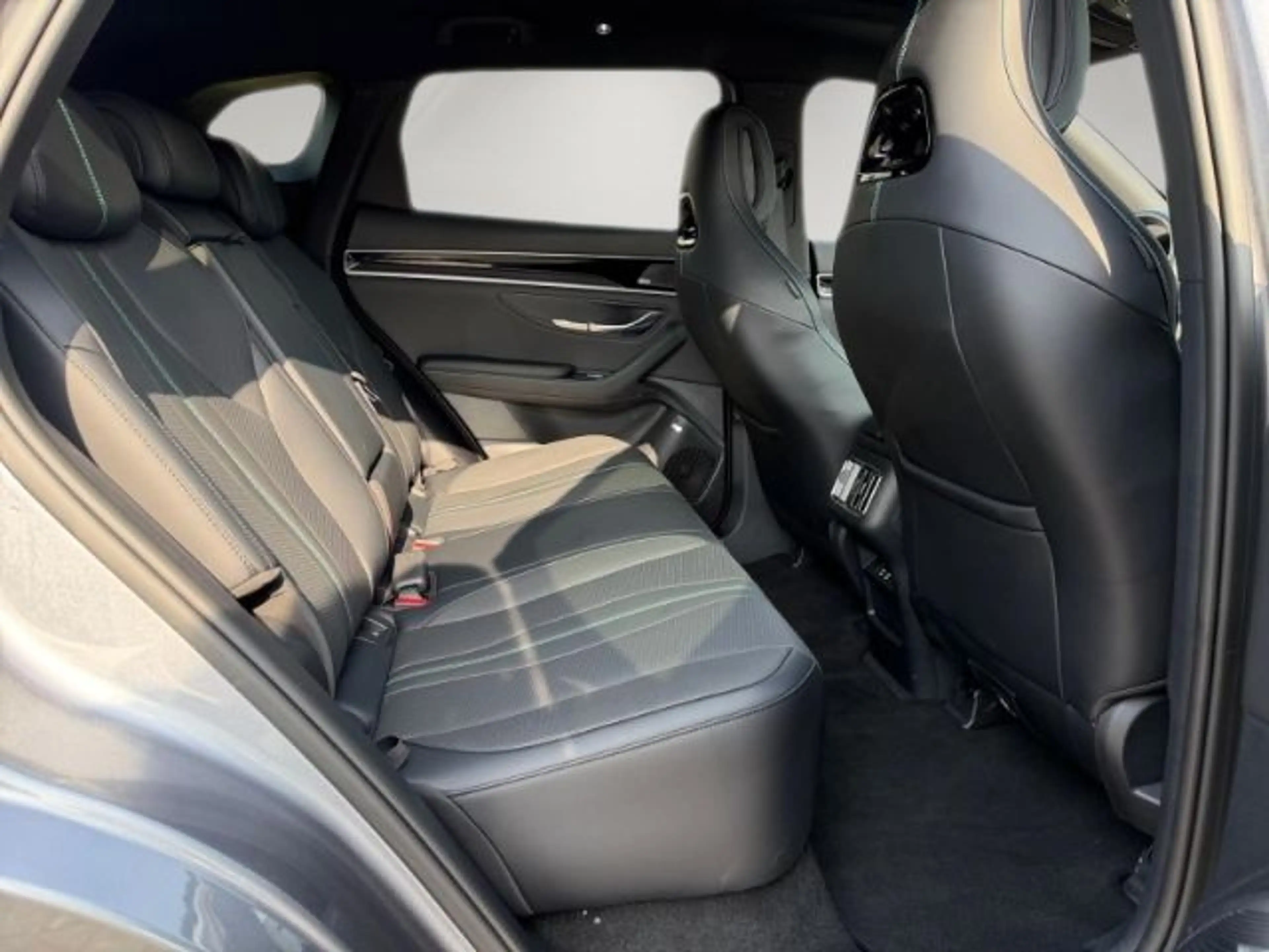 BYD Seal U DM-i 160 1.5 Boost (160 kW 218 PS) PHEV — photo 13