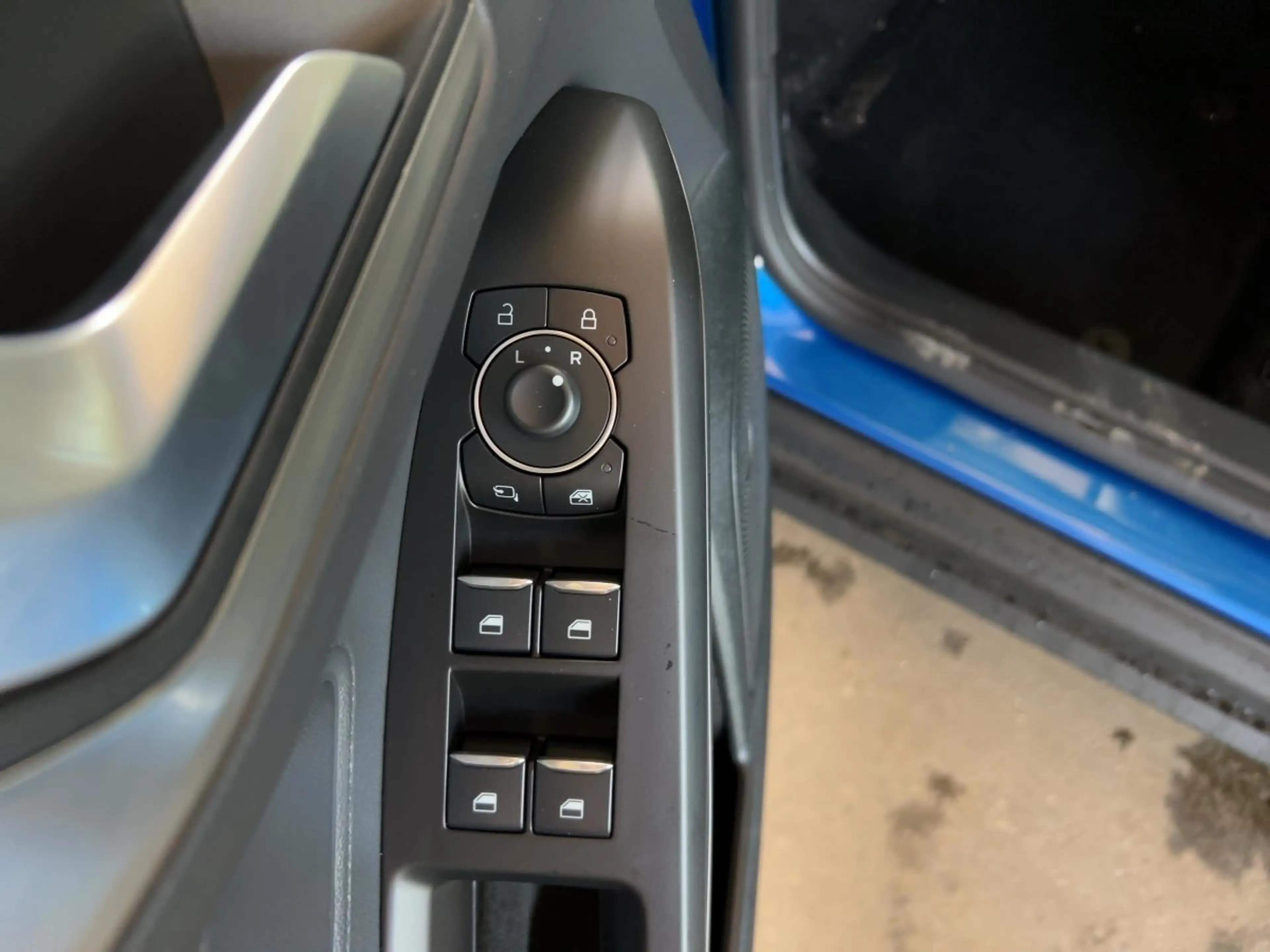 Ford Focus Titanium Edition LED+Kamera+Navi+AHK — photo 15