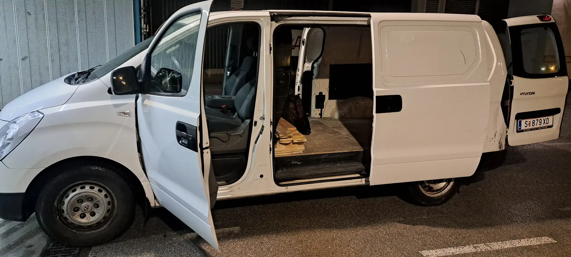 Hyundai H-1 2.5 Weiß - 1