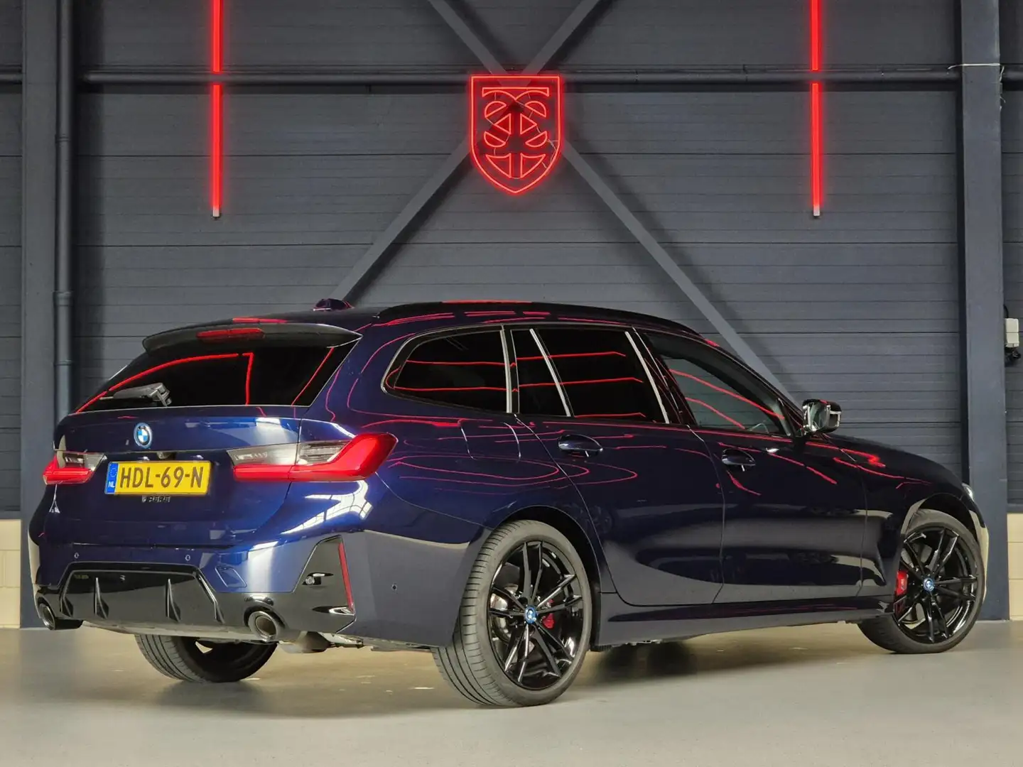 BMW 330 3-serie Touring 330e xDrive M-Sport Pro|INDIVIDUAL Blauw - 2