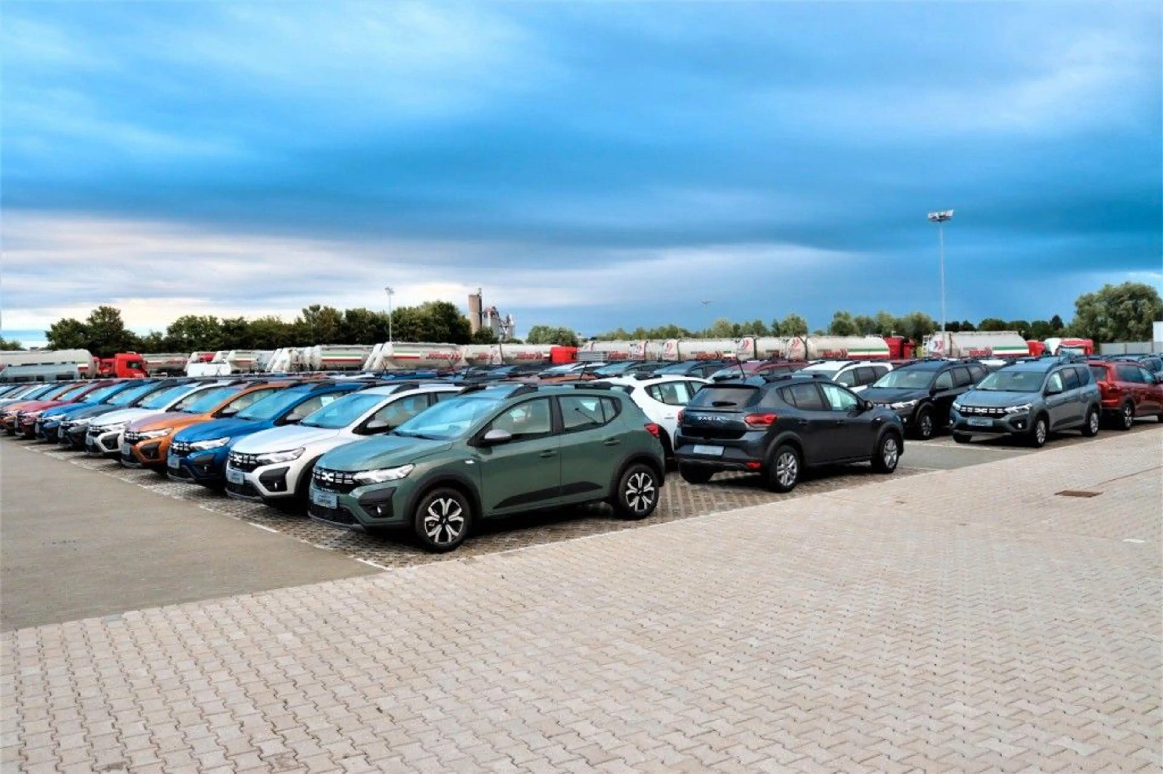 Dacia Sandero Stepway Essential ECO-G 120 Klima PDC — photo 7