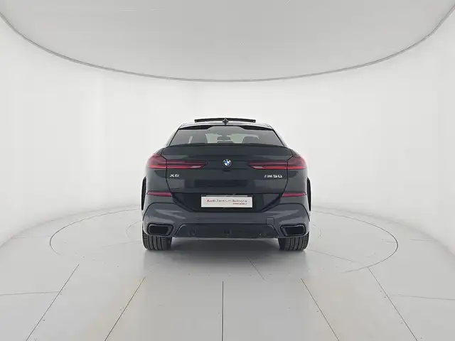 BMW X6 view 4