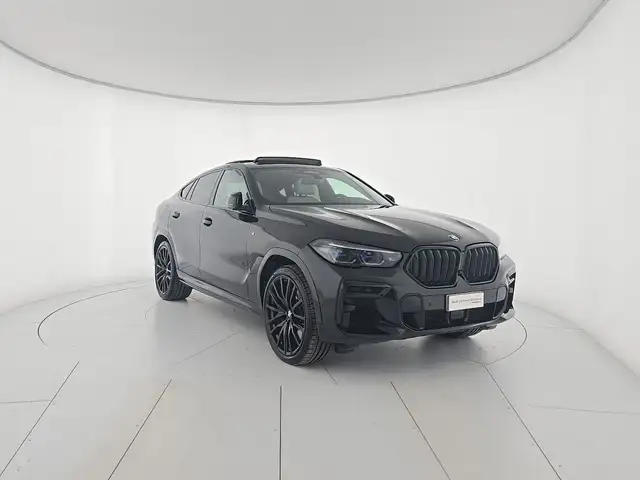 BMW X6 view 6