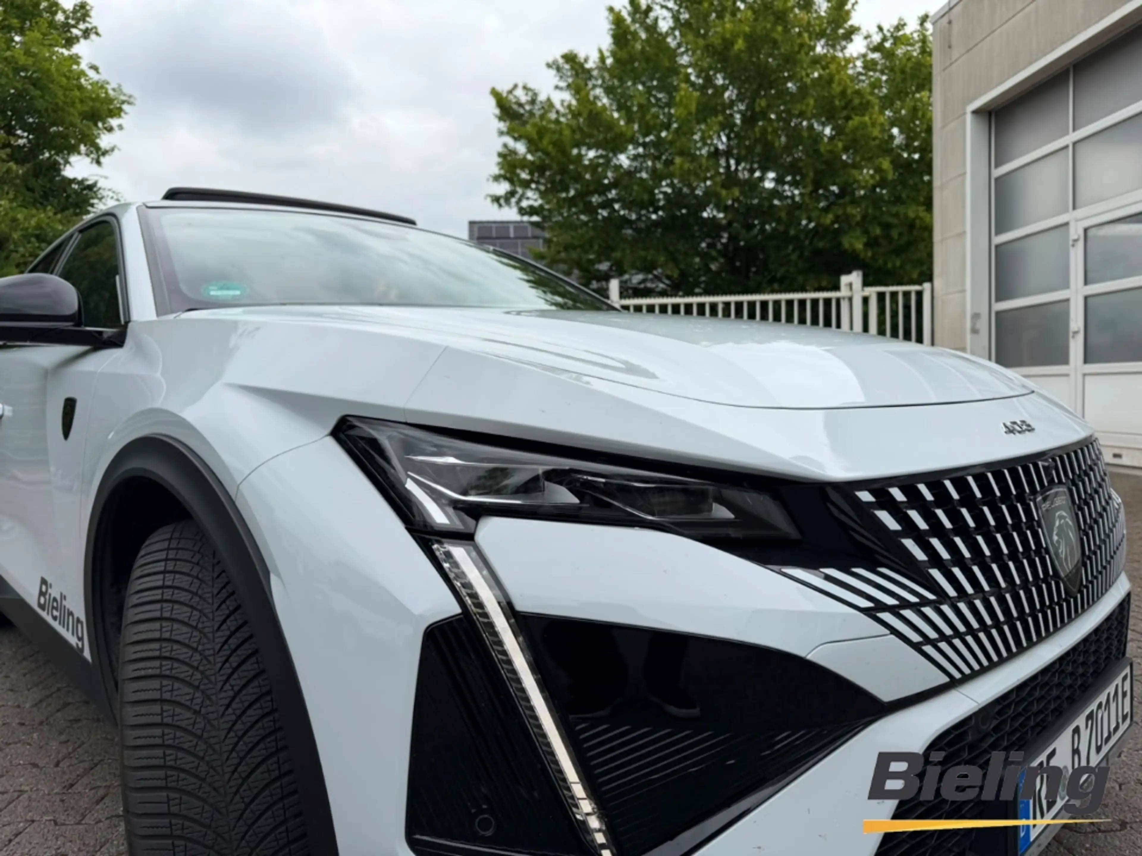Peugeot 408 E-GT Vollausstattung El. Panodach Navi Soundsystem — photo 6