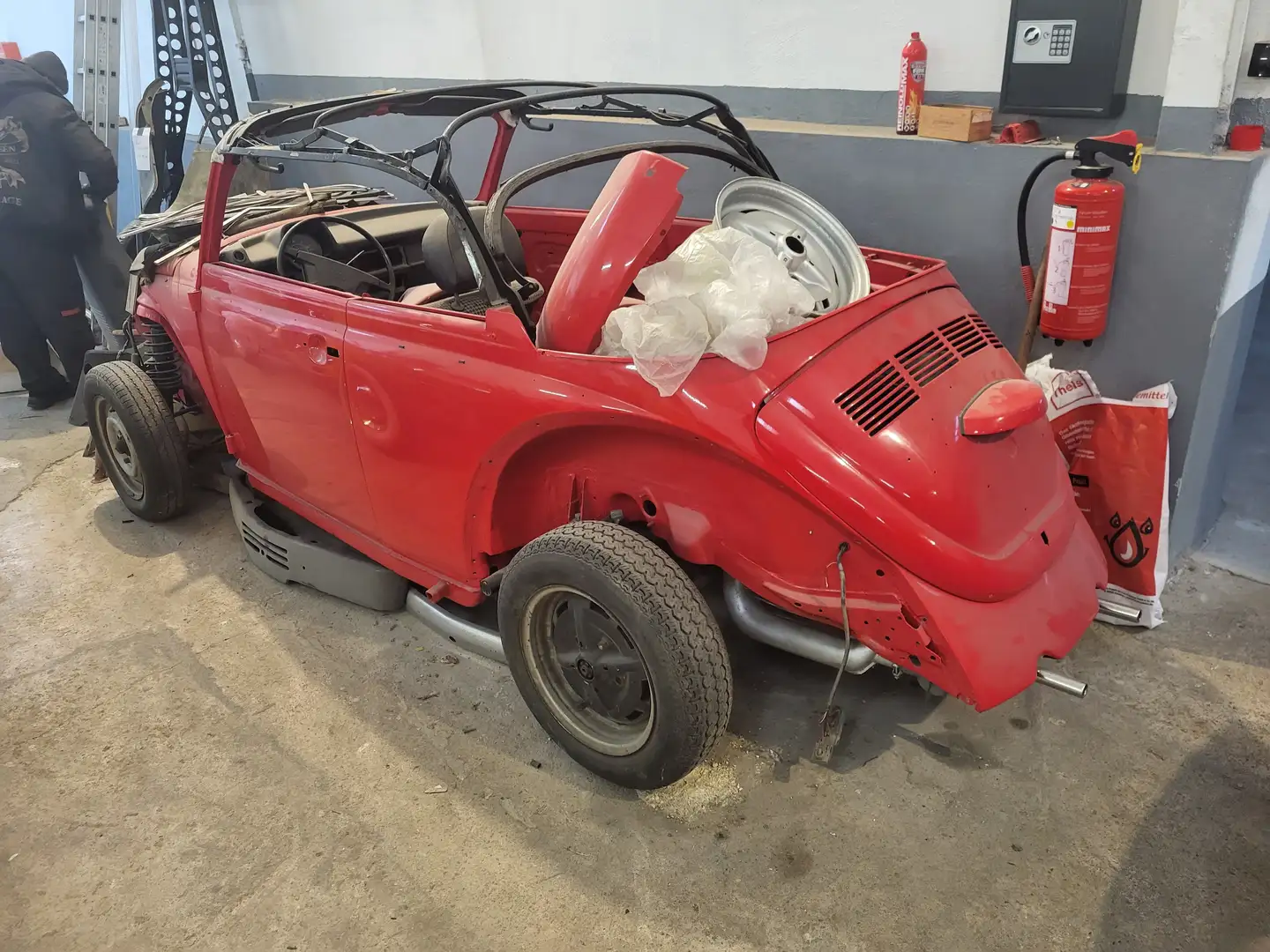 Volkswagen Käfer 1303 Cabrio Restaurationsabbruch Projekt Rot - 1