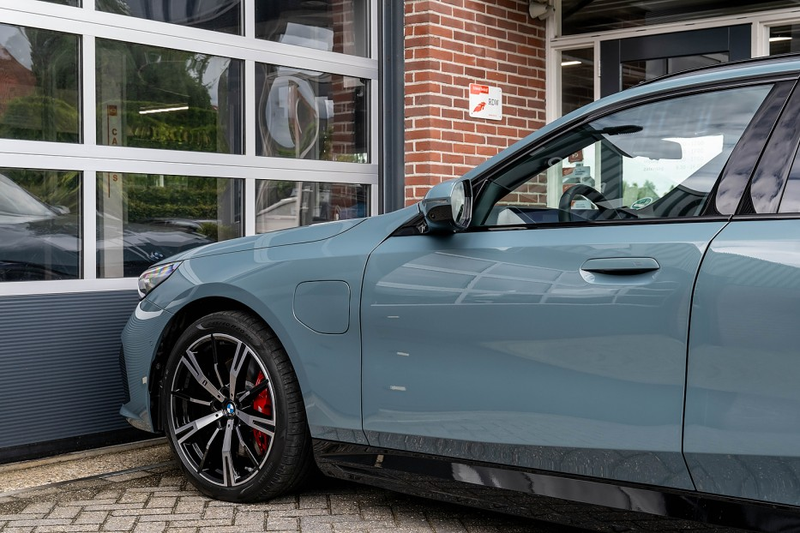 BMW 550 5-serie 550e xDrive Touring M Sport Pro | Panorama — photo 4