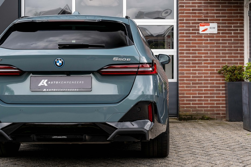 BMW 550 5-serie 550e xDrive Touring M Sport Pro | Panorama — photo 2