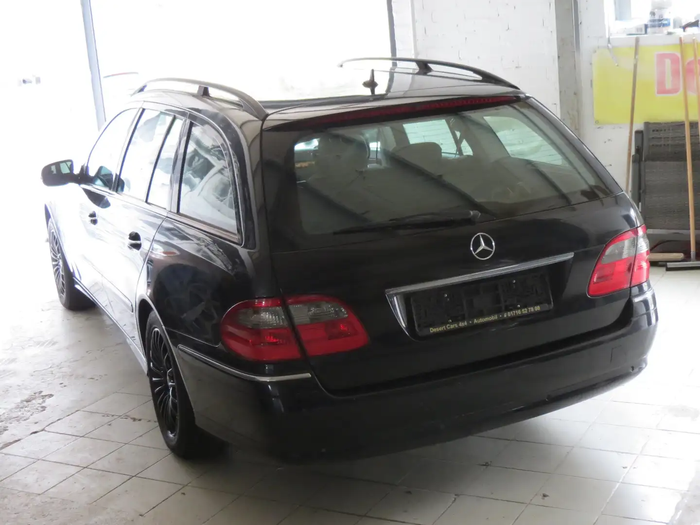 Mercedes-Benz E 200 E 200 T Kompressor (211.241) Schwarz - 1