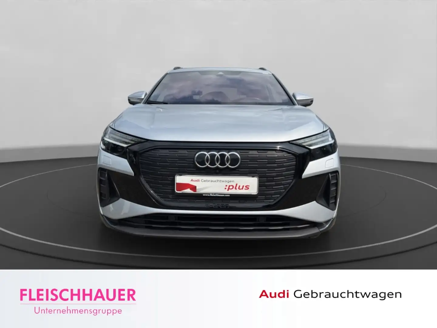 Audi Q4 e-tron 40 e-tron MATRIX+AHK+ACC+HUD+NAVI+CARPLAY+RFK+SZH+ Stříbrná - 2