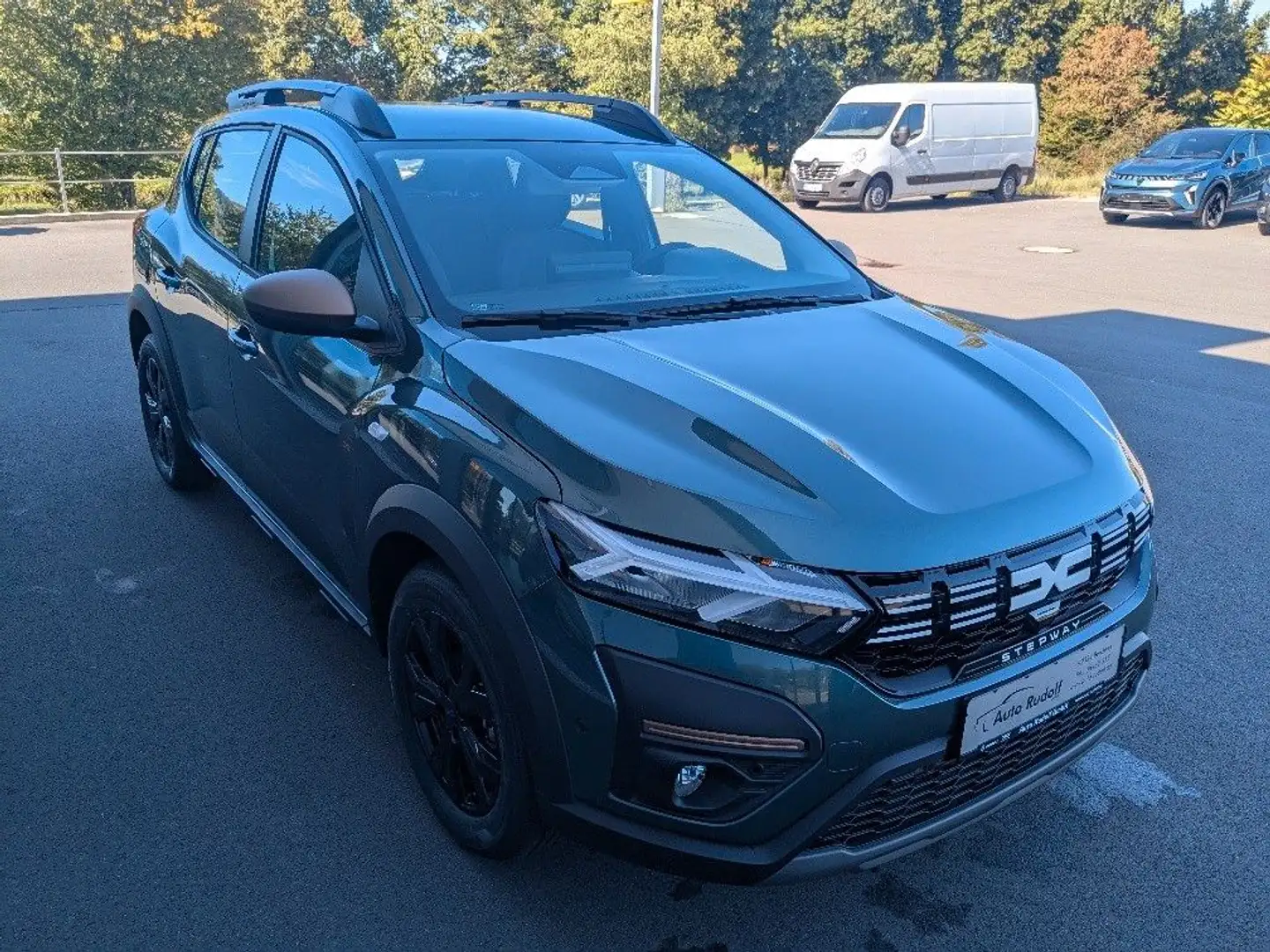 Dacia Sandero III Stepway Extreme TCe 110 Grün - 2