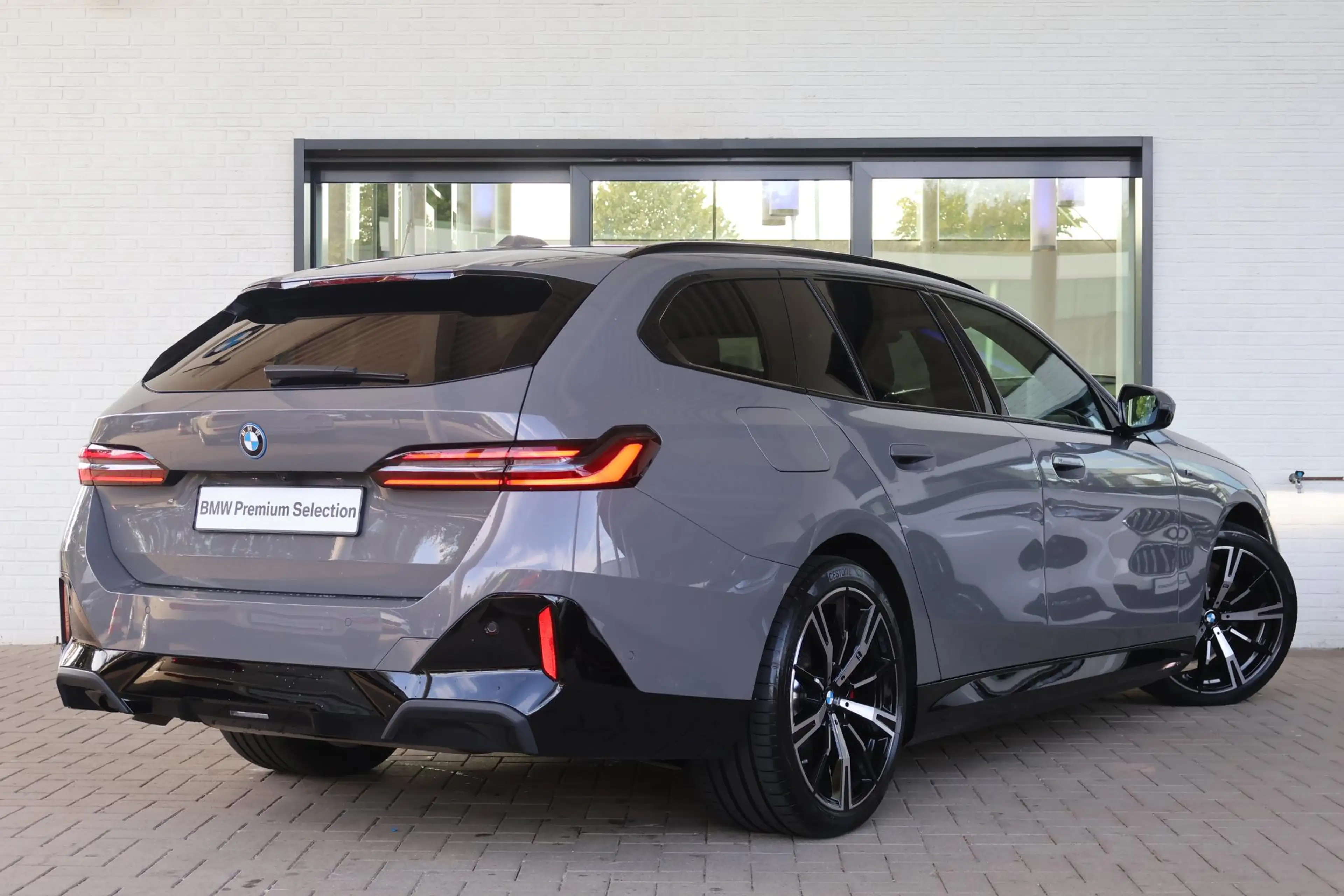 BMW 530 5-serie Touring 530e | M Sport Pro | Harman Kardon — photo 2