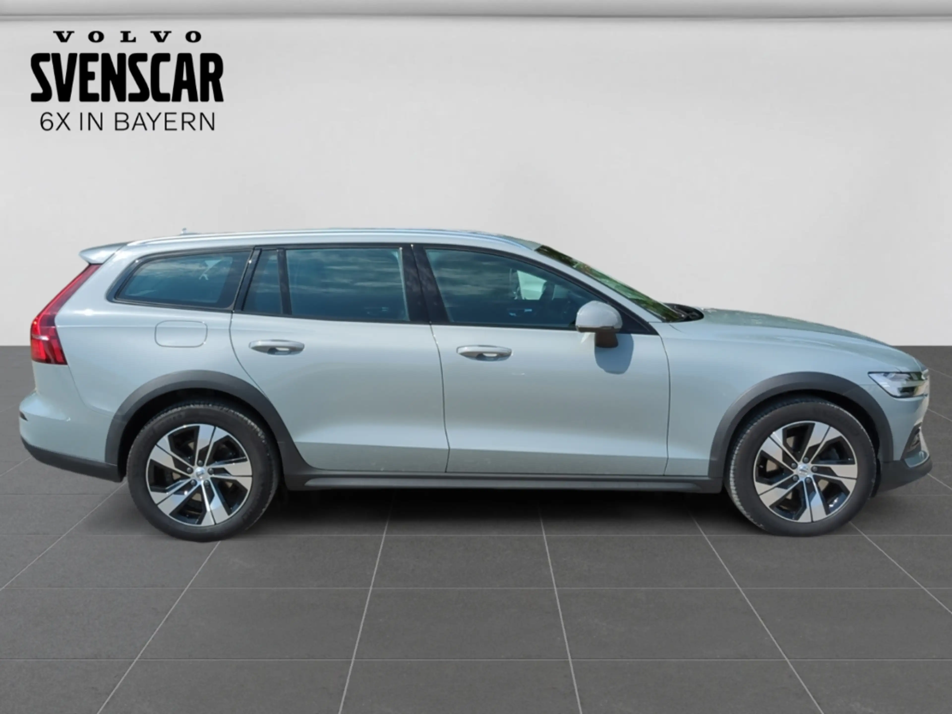 Volvo V60 Cross Country Cross Country Plus AWD Leder Navi LED Memory Sitze — photo 6