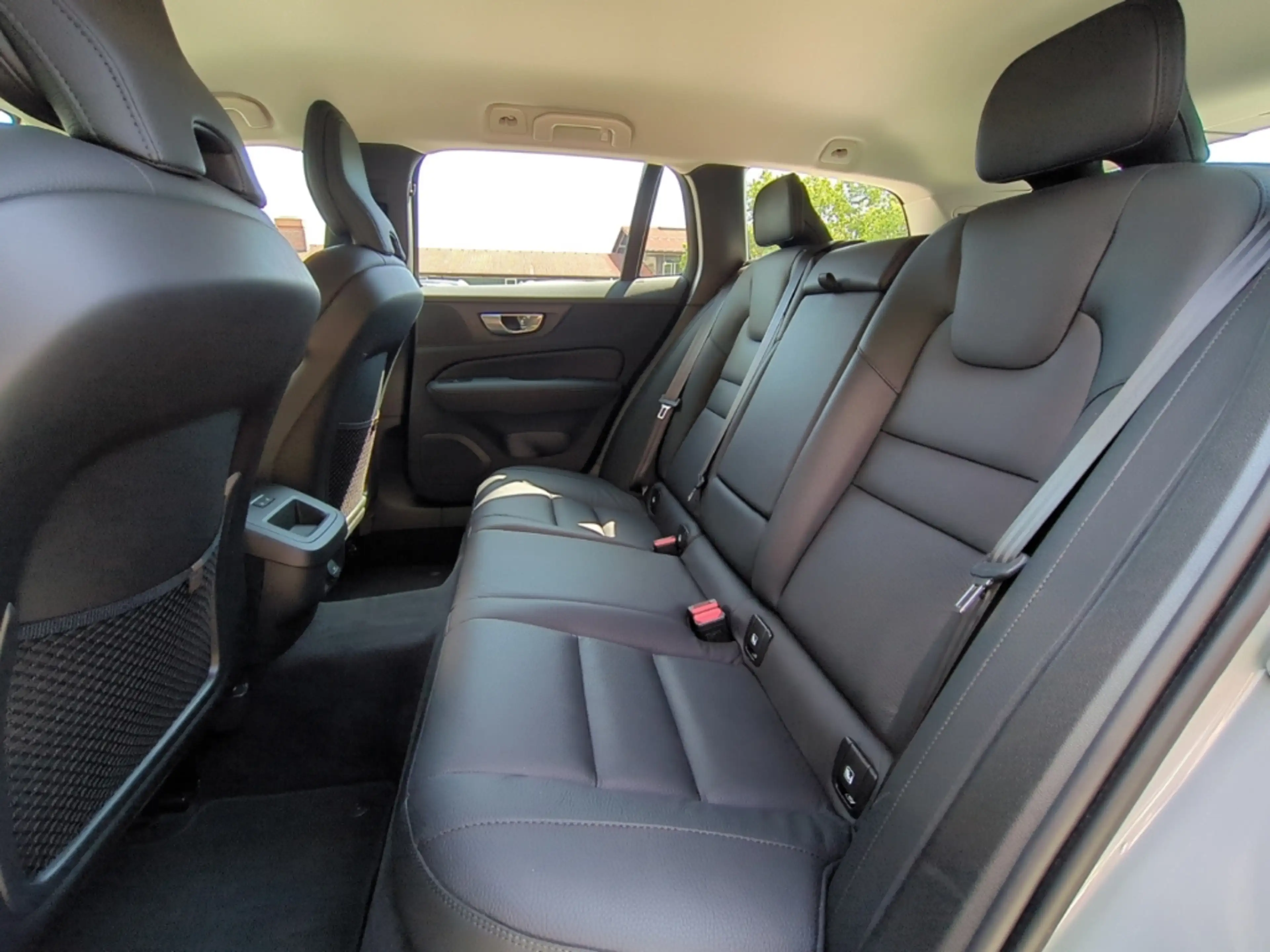 Volvo V60 Cross Country Cross Country Plus AWD Leder Navi LED Memory Sitze — photo 11