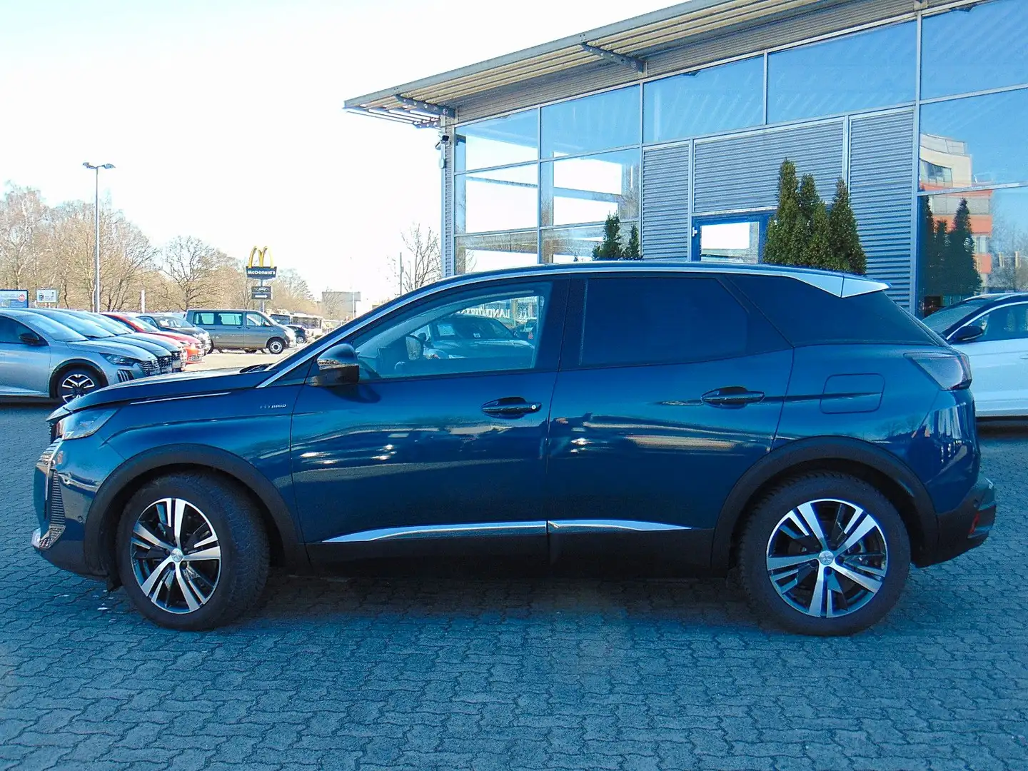 Peugeot 3008 Hybrid 225 Allure Blau - 2