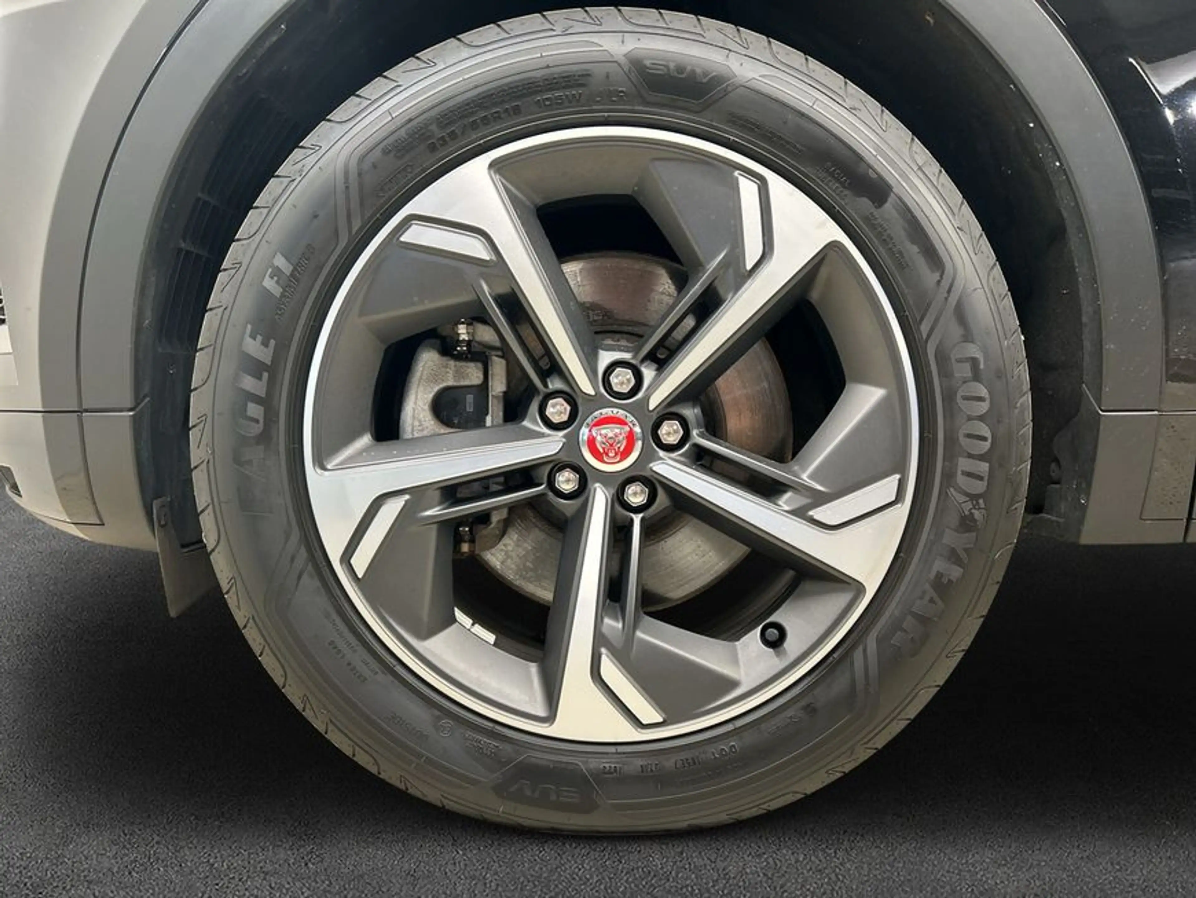 Jaguar E-Pace P200 AWD R-Dynamic SE — photo 9