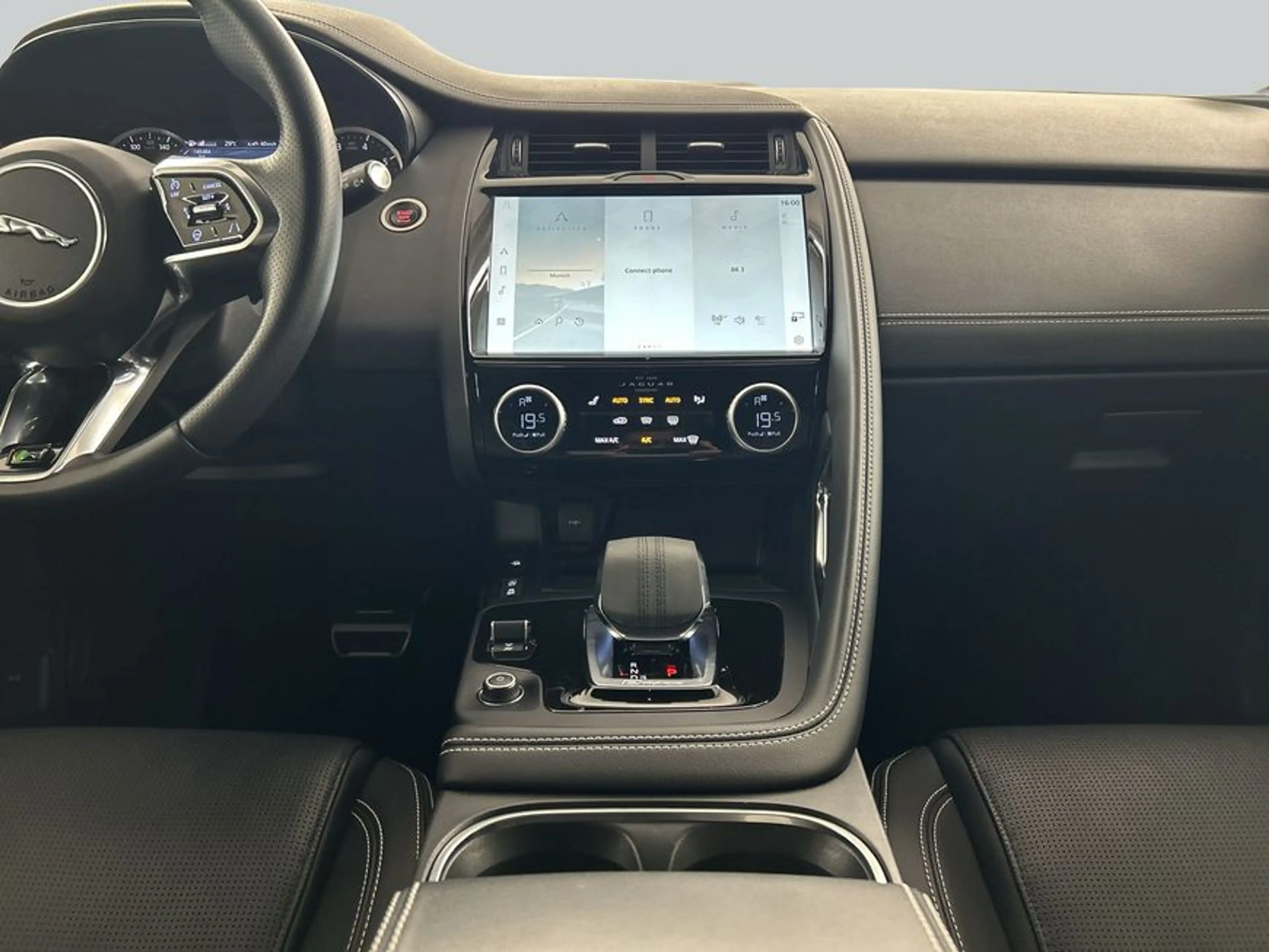 Jaguar E-Pace P200 AWD R-Dynamic SE — photo 15