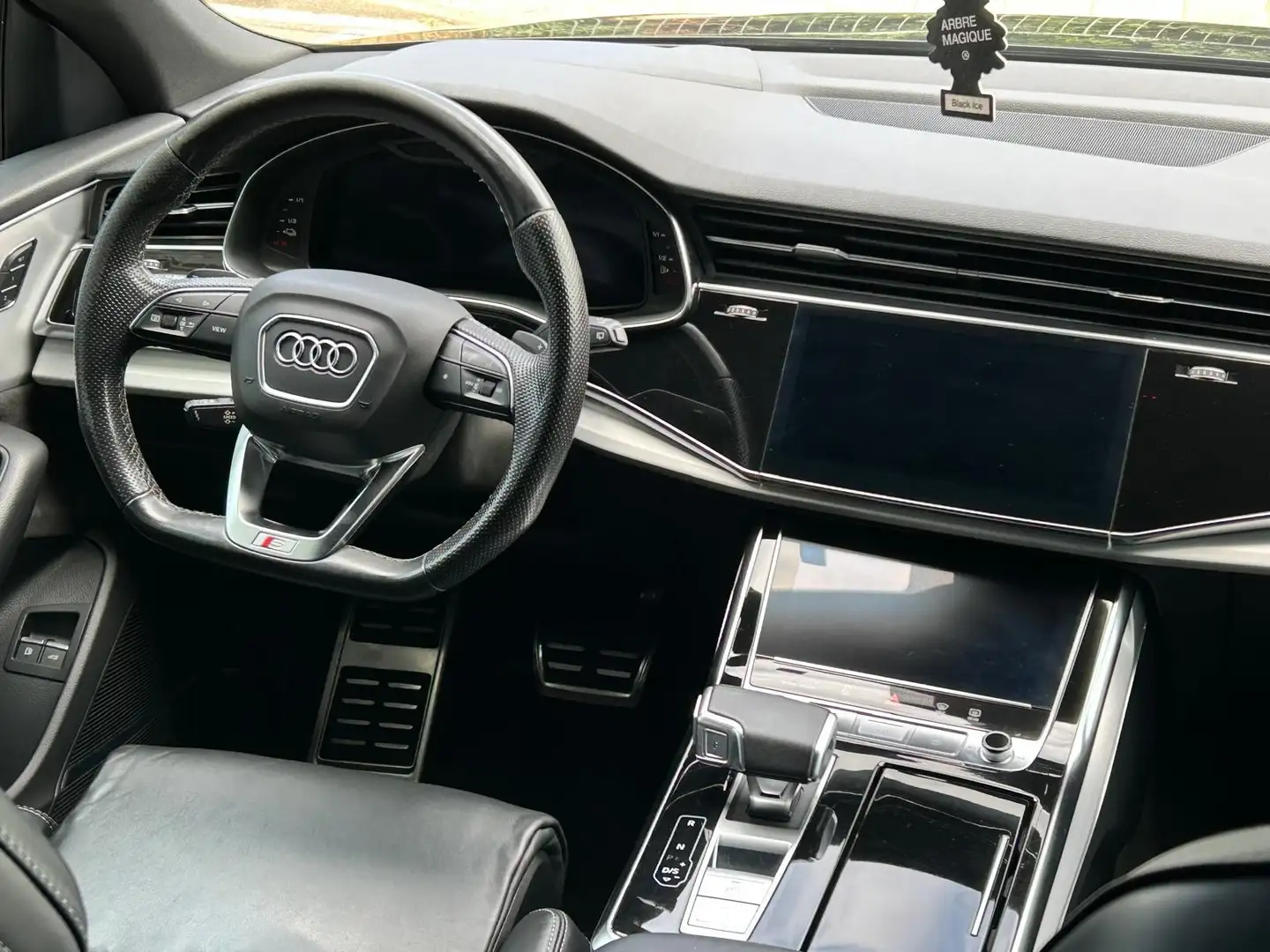 Audi Q8 Compétition Noir - 2