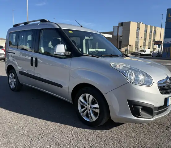Opel Combo Todoterreno Manual de 5 Puertas
