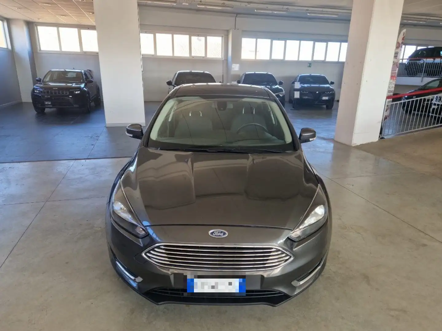 Ford Focus 1.5 TDCi 120 CV Titanium 5p Gris - 1