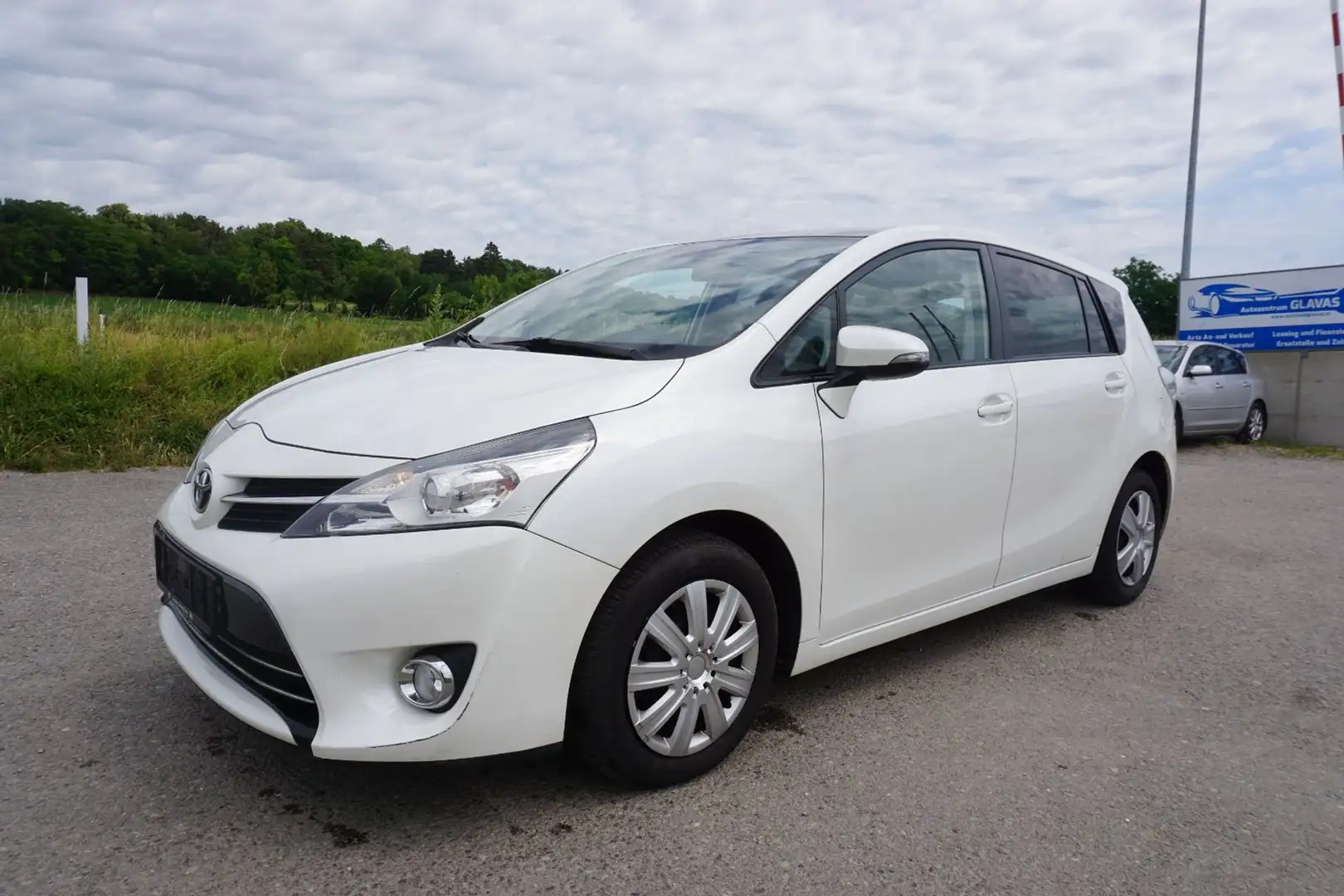 Toyota Verso Active 2,0l Weiß - 2