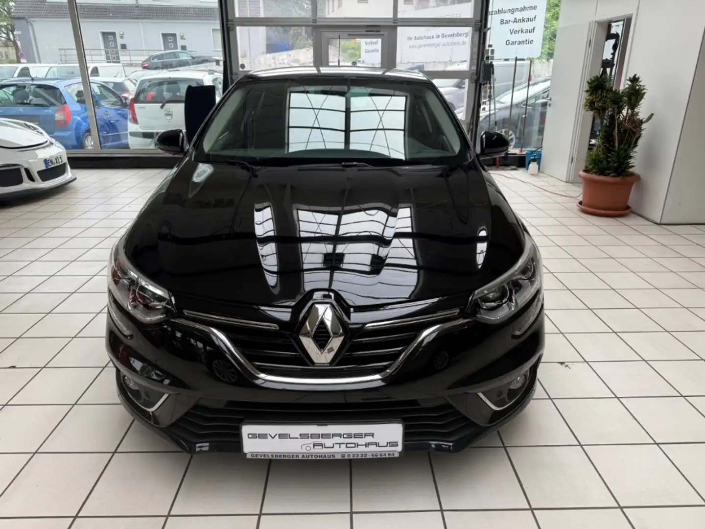 Renault Megane IV Limited 1.3 TCe 140 EU6d-T Navi Digitales Cockp Schwarz - 2