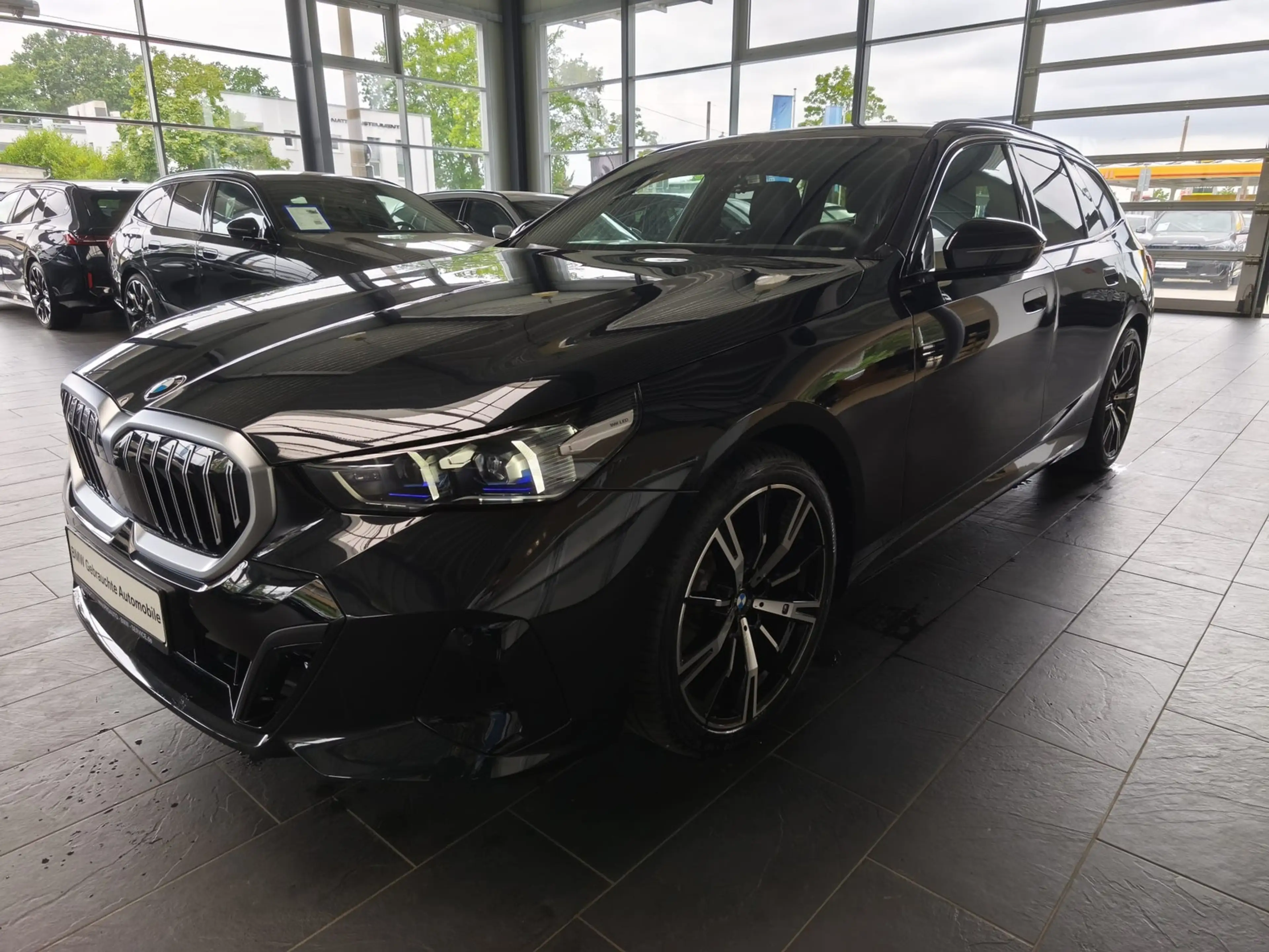 BMW 520 d xDrive M Sport Tour. AHK/HUD/HK/360°/20" — photo 3
