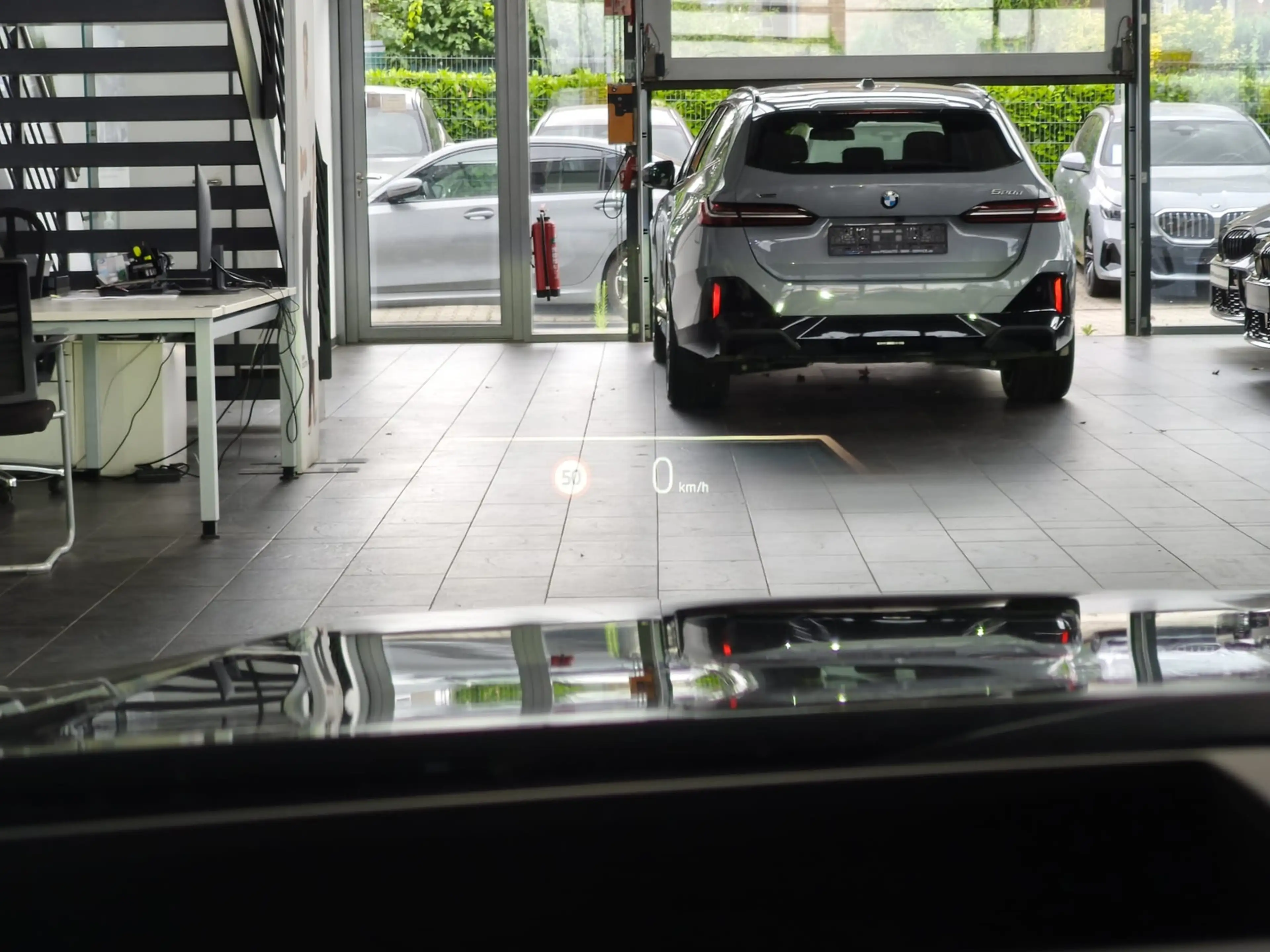BMW 520 d xDrive M Sport Tour. AHK/HUD/HK/360°/20" — photo 12