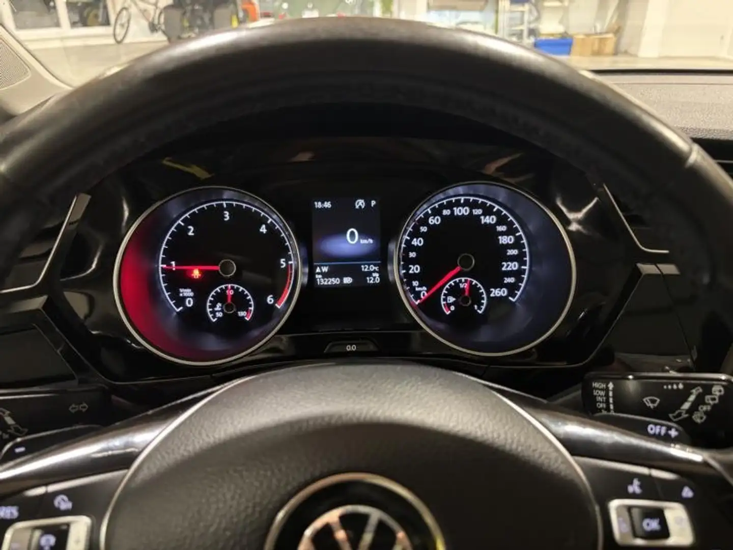 Volkswagen Touran SKY 2,0TDI DSG LED 7SITZER ACC KAMERA AHK MEGAVOLL Blanc - 2