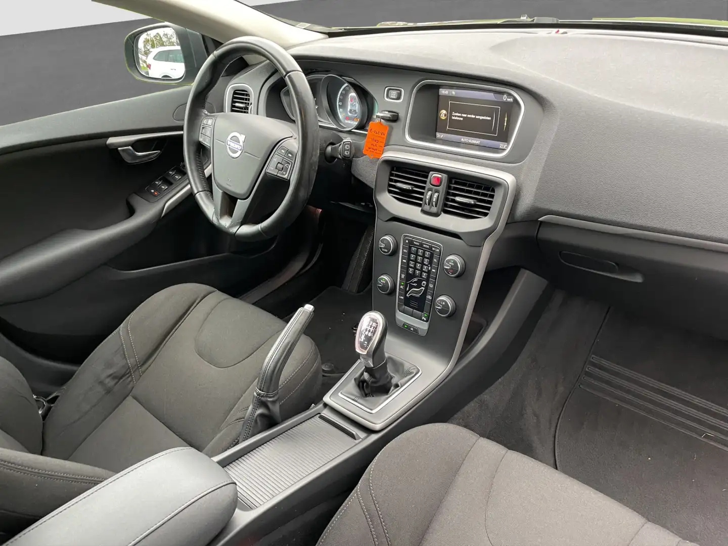 Volvo V40 1.6 T3 Kinetic Gris - 2