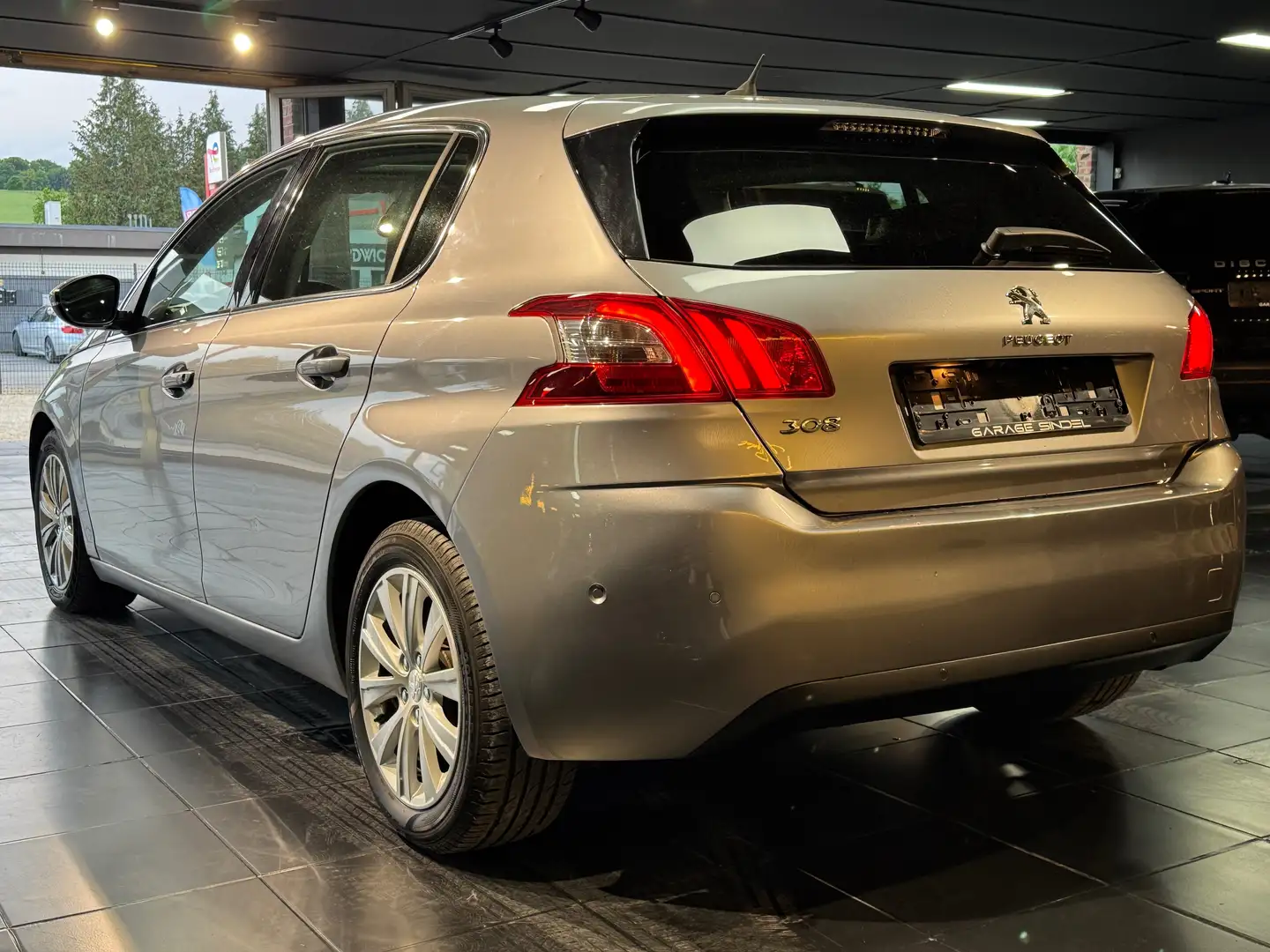 Peugeot 308 308 1.2 Feline STT 130CH*TOIT PANO*REGULATEUR Grijs - 2