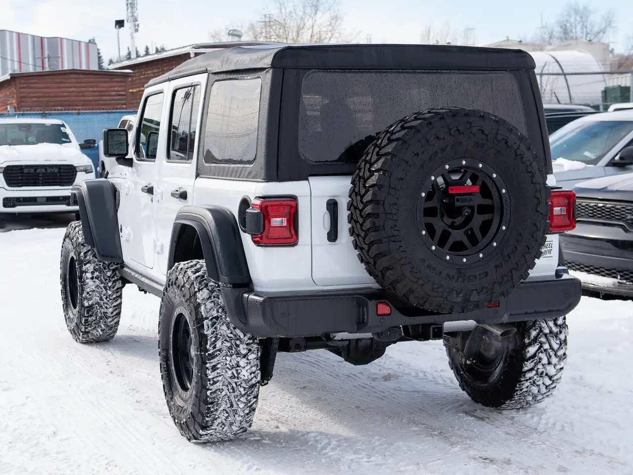 Jeep Wrangler снимка Jeep Wrangler