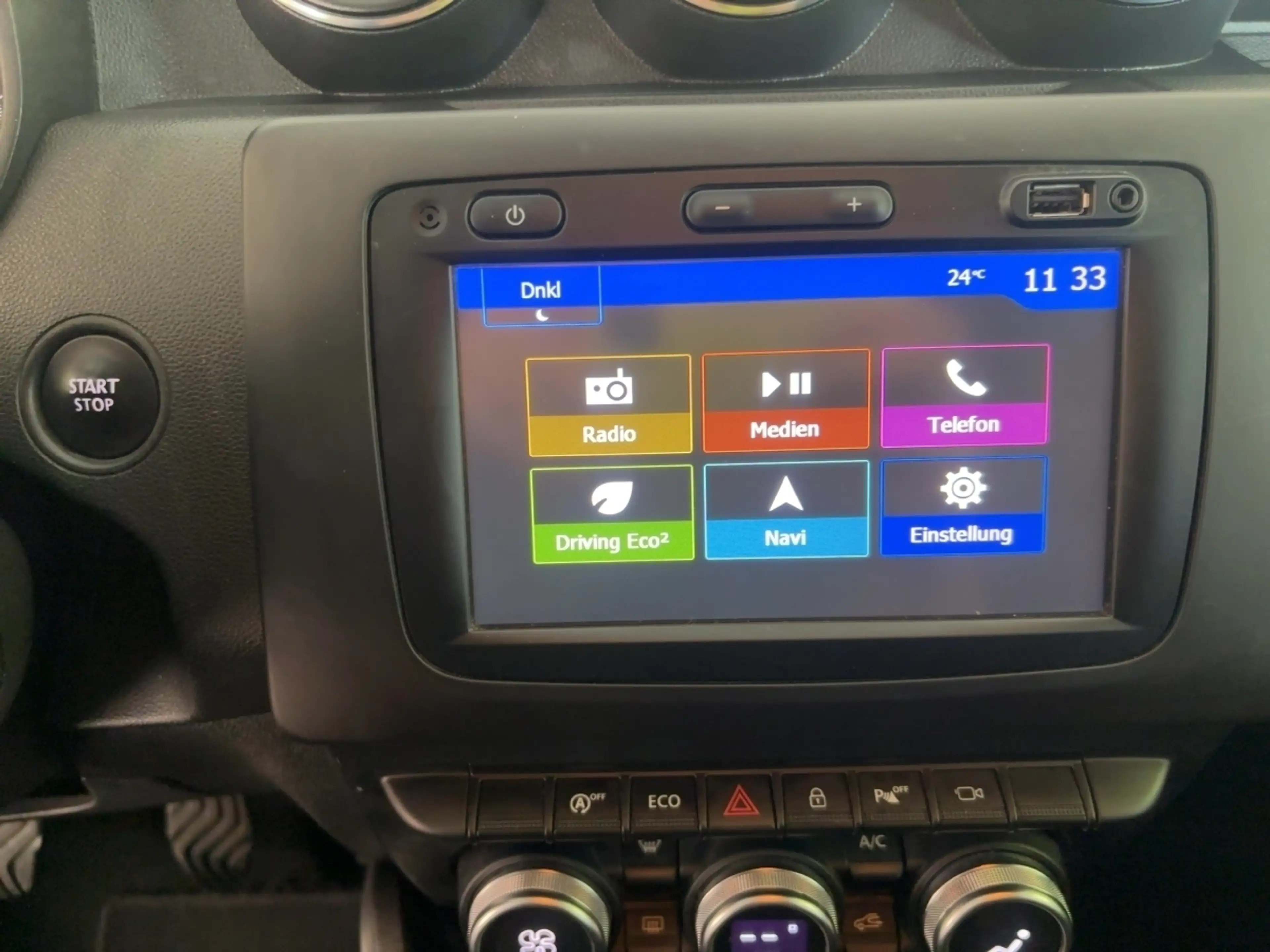 Dacia Duster II 1.6 SCe 115 Prestige 2WD — photo 11