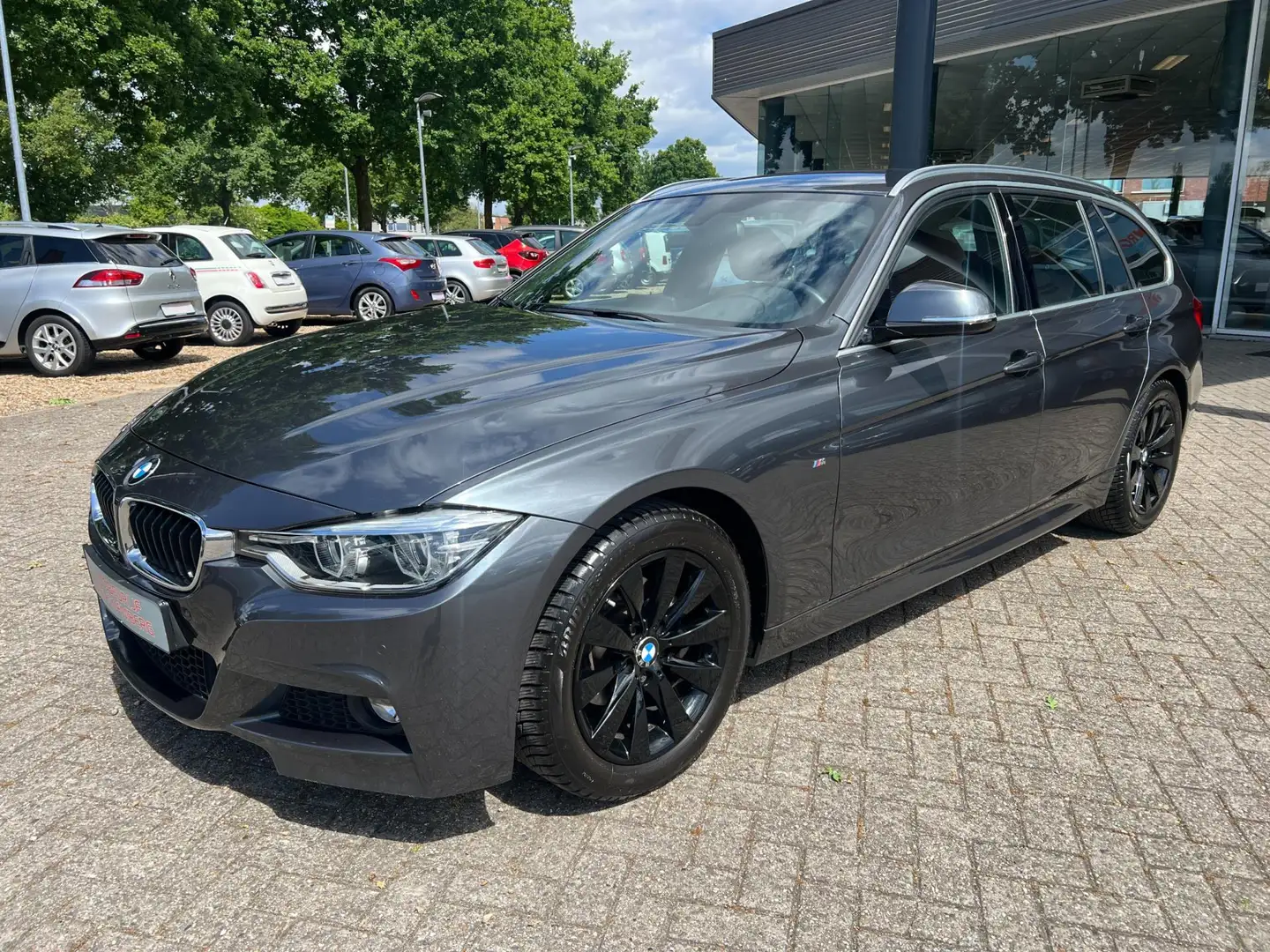 BMW 320 3-serie Touring 320i Centennial High Executive, Au Grijs - 2