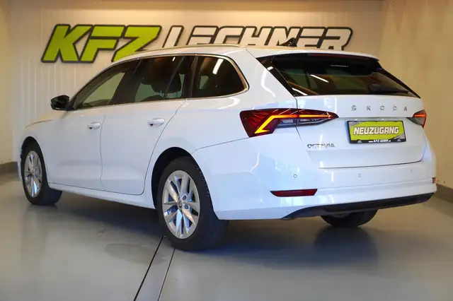 Skoda Octavia view 7