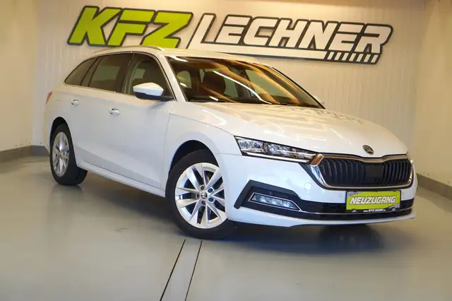 Skoda Octavia view 3
